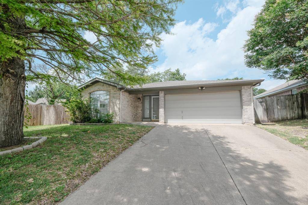 10216 Lone Eagle Court, Fort Worth, TX 76108