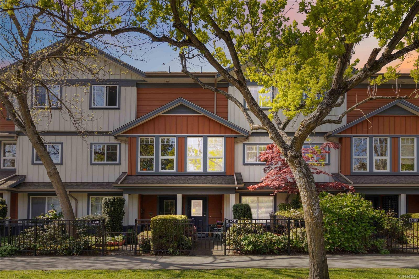 285 Superior St #4, Victoria, BC V8V 5A3
