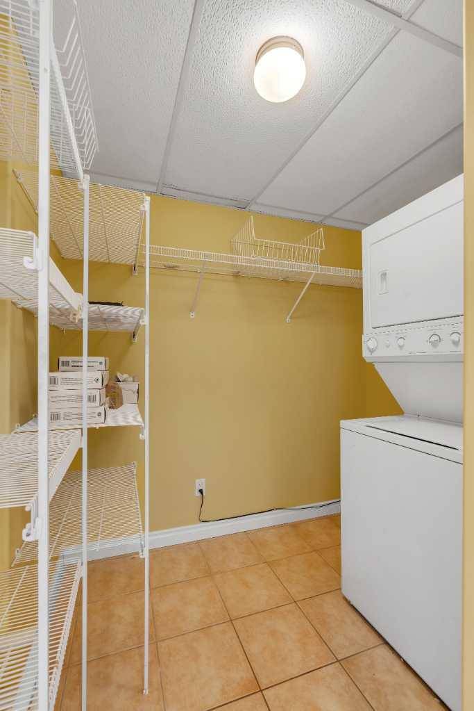 Calgary, AB T2V 4S6,2121 98 AVE Southwest #305