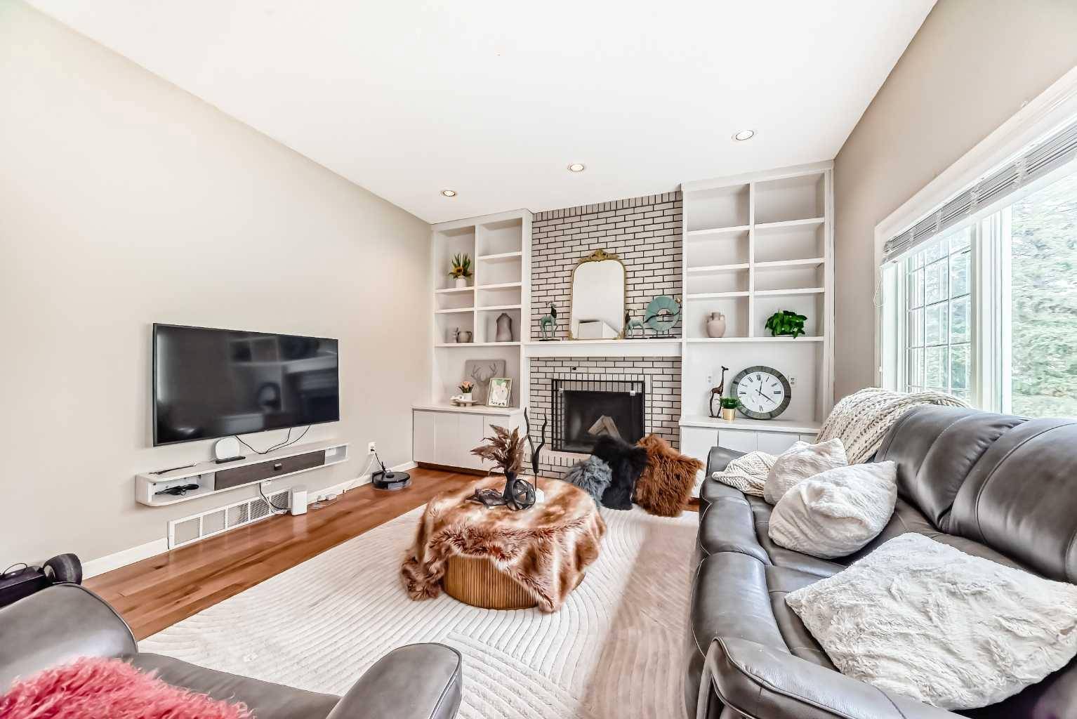 145 Straddock TER SW, Calgary, AB T3H2T5