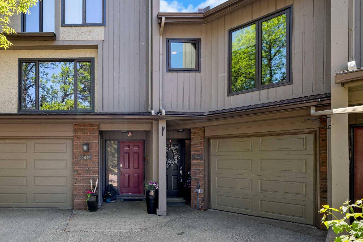 Calgary, AB T3B 4V7,3843 Point Mckay RD NW