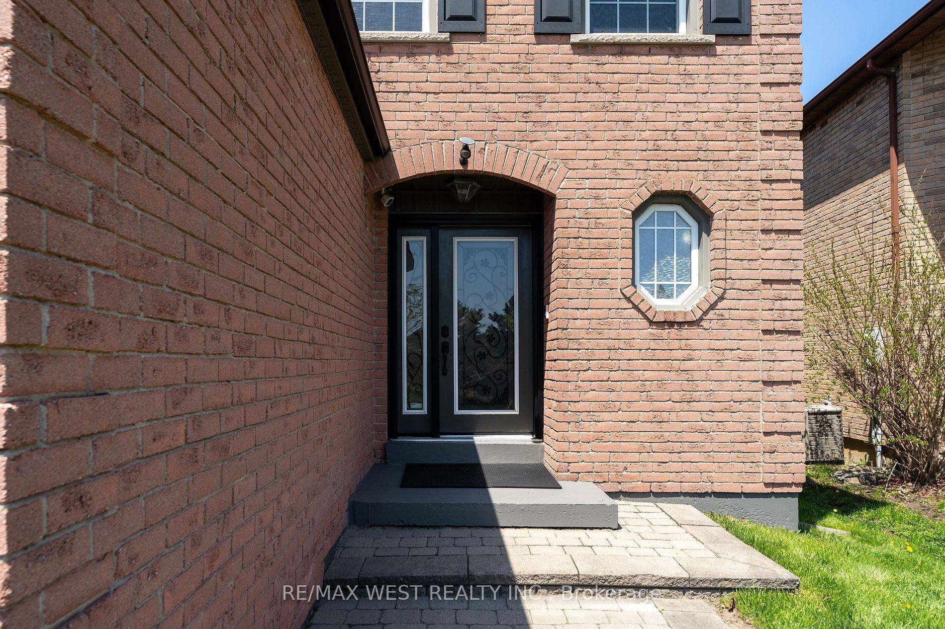 Markham, ON L3R 6M6,226 Austin DR