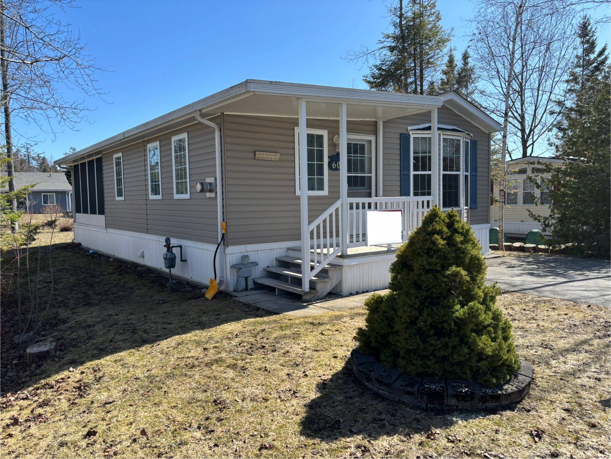 60 Topaz ST, Wasaga Beach, ON L9Z 1X7