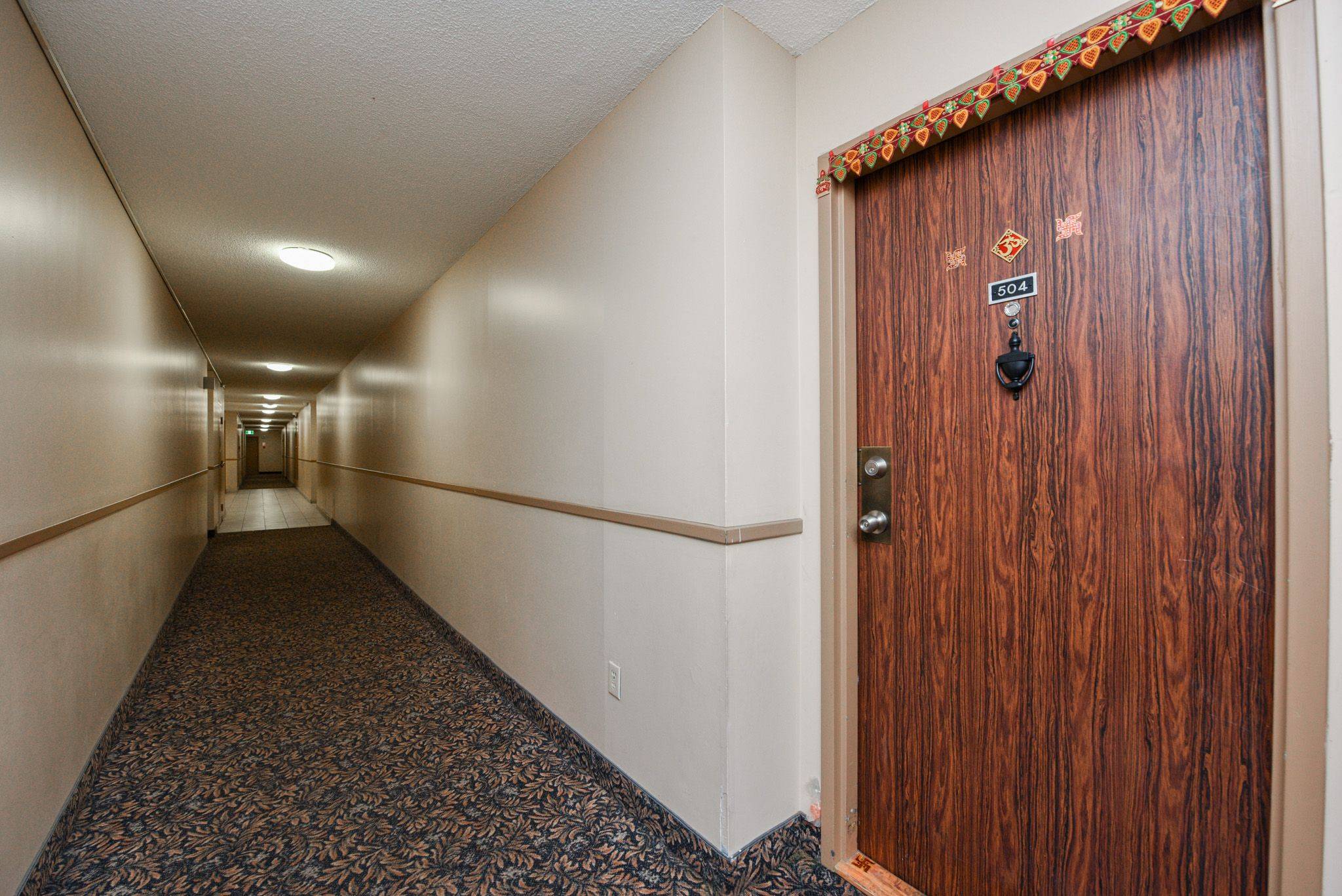Brampton, ON L6T 3Y1,21 Knightsbridge RD #504