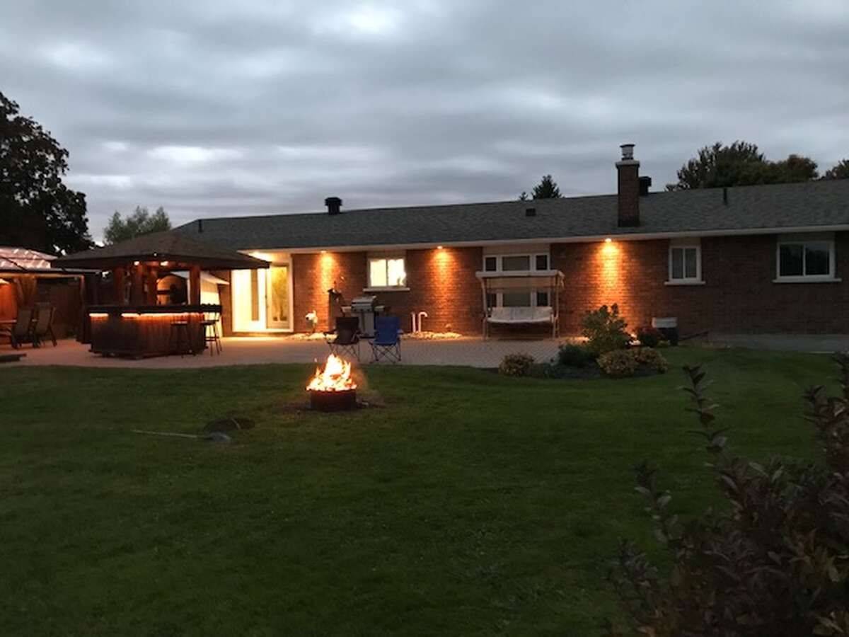 South Stormont, ON K6K 1R5,612 Virginia ST
