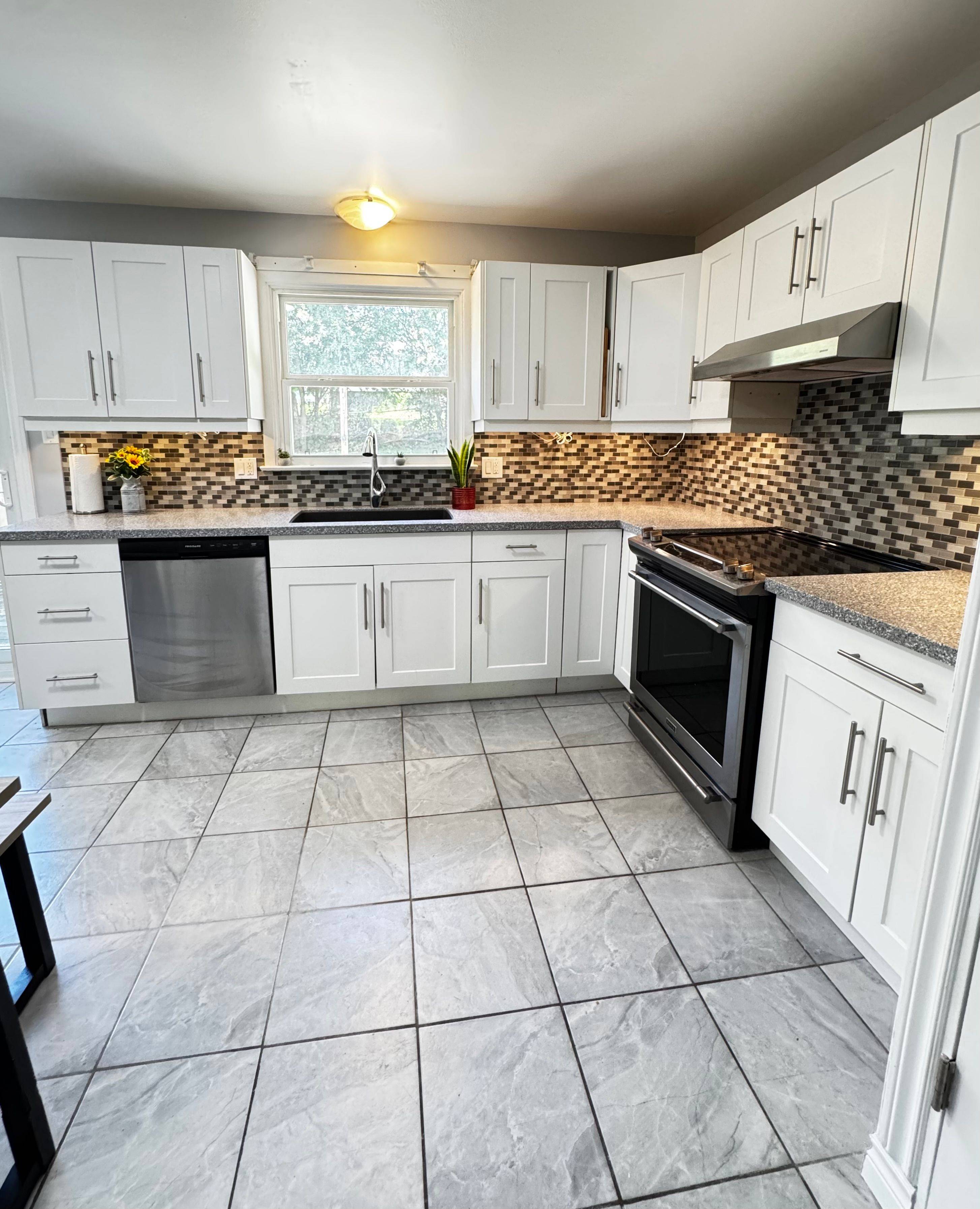 London North, ON N6G 2E7,237 Homestead(Room) CRES