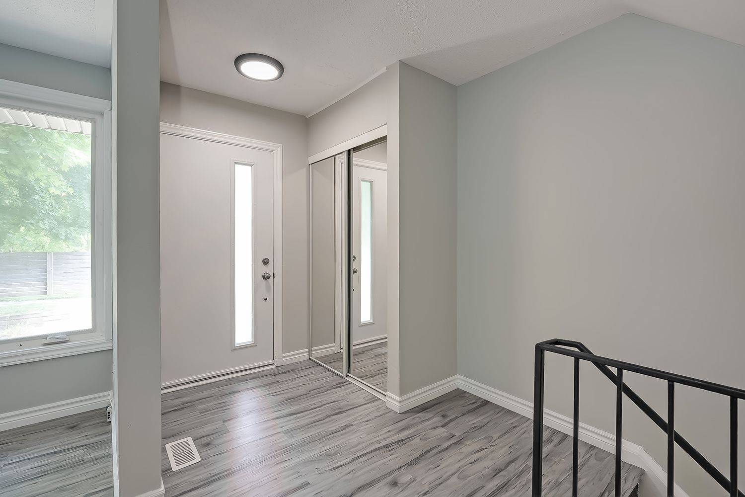 Hamilton, ON L8K 5H1,270 Montmorency DR #524