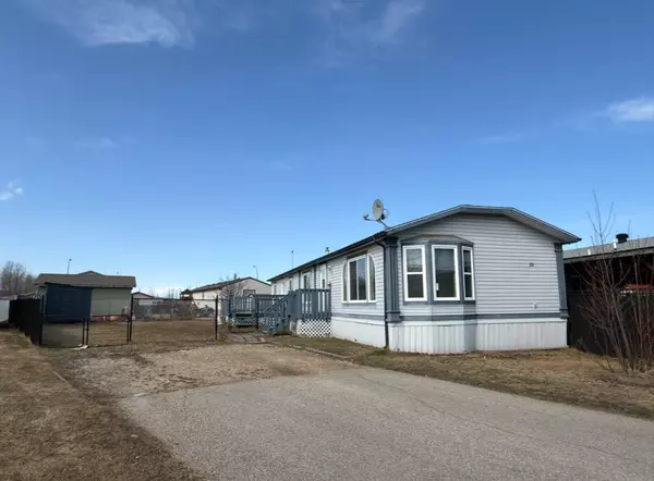 32 Soper Street, Whitecourt, AB T7S 1V1