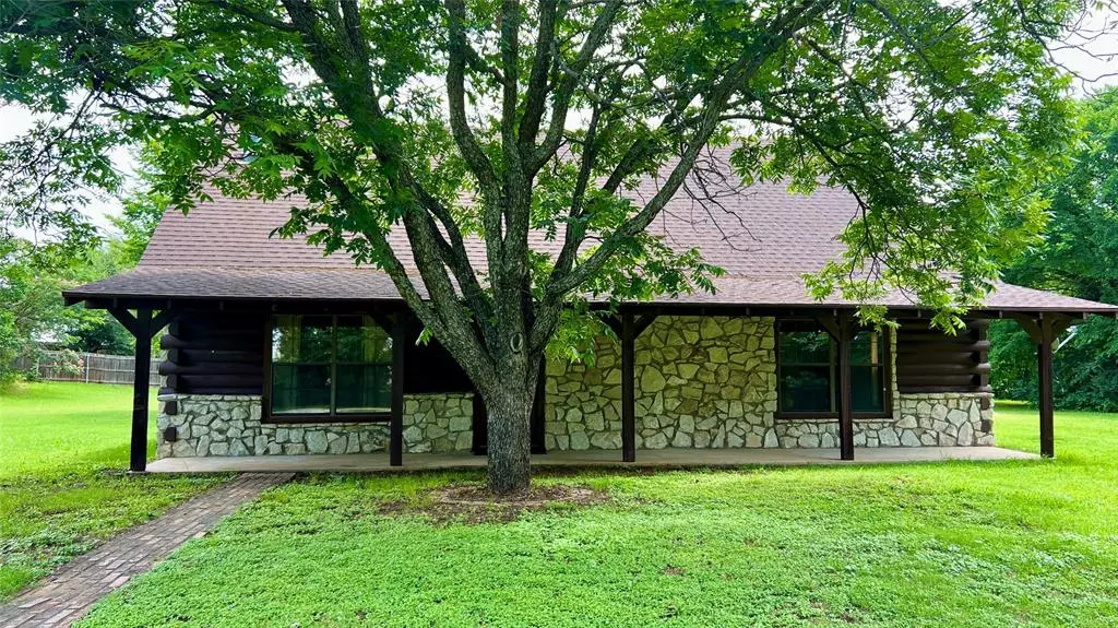 201 Cemetery Road, Boyd, TX 76023