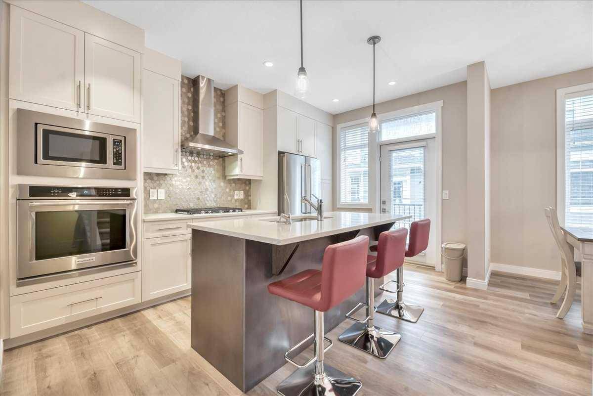 Calgary, AB T3H 1W7,307 Wentworth ROW Southwest