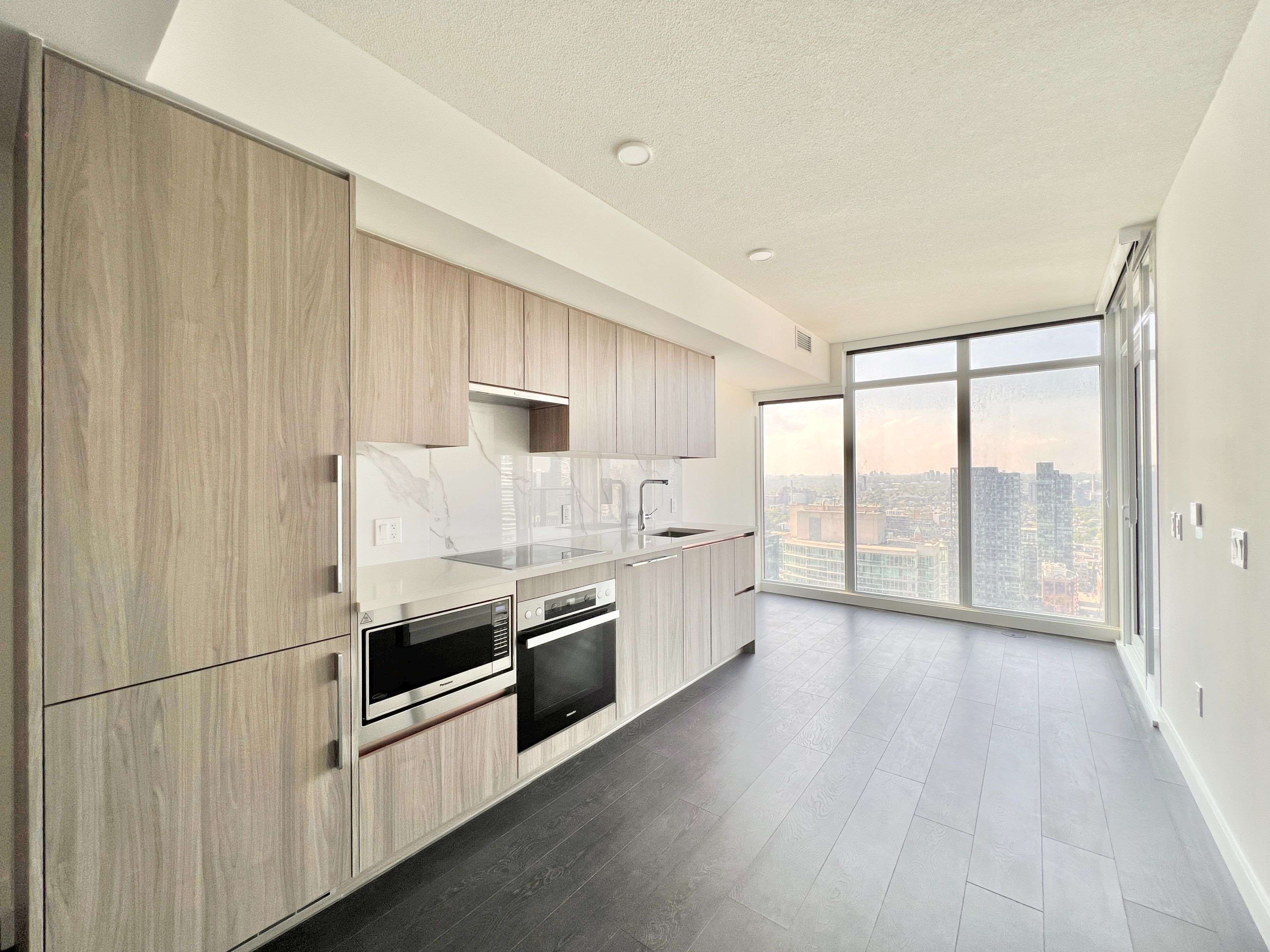 1 Concord Cityplace WAY #4515, Toronto C01, ON M5V 0X3