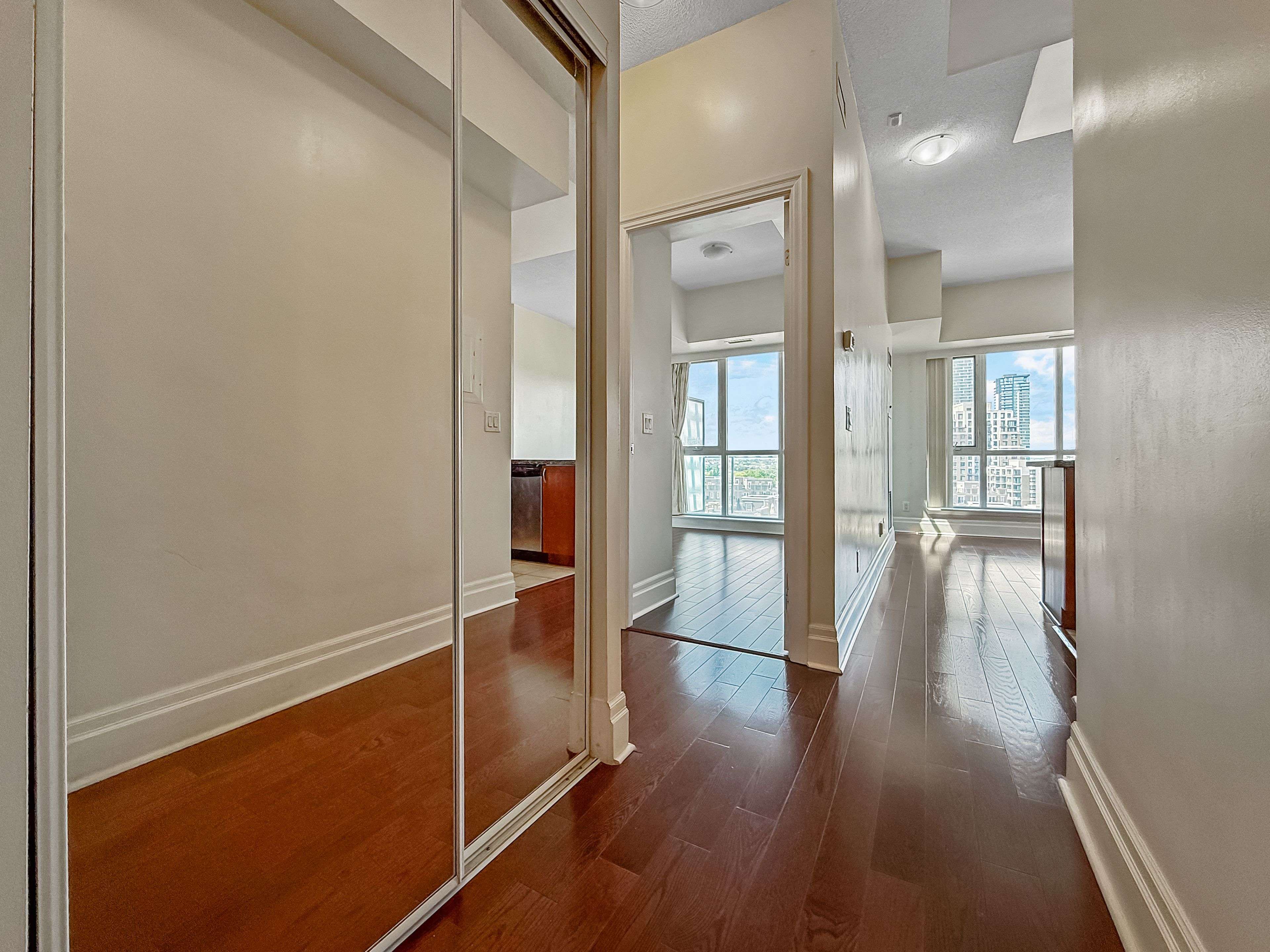 Markham, ON L6G 0B8,39 Upper Duke CRES #702