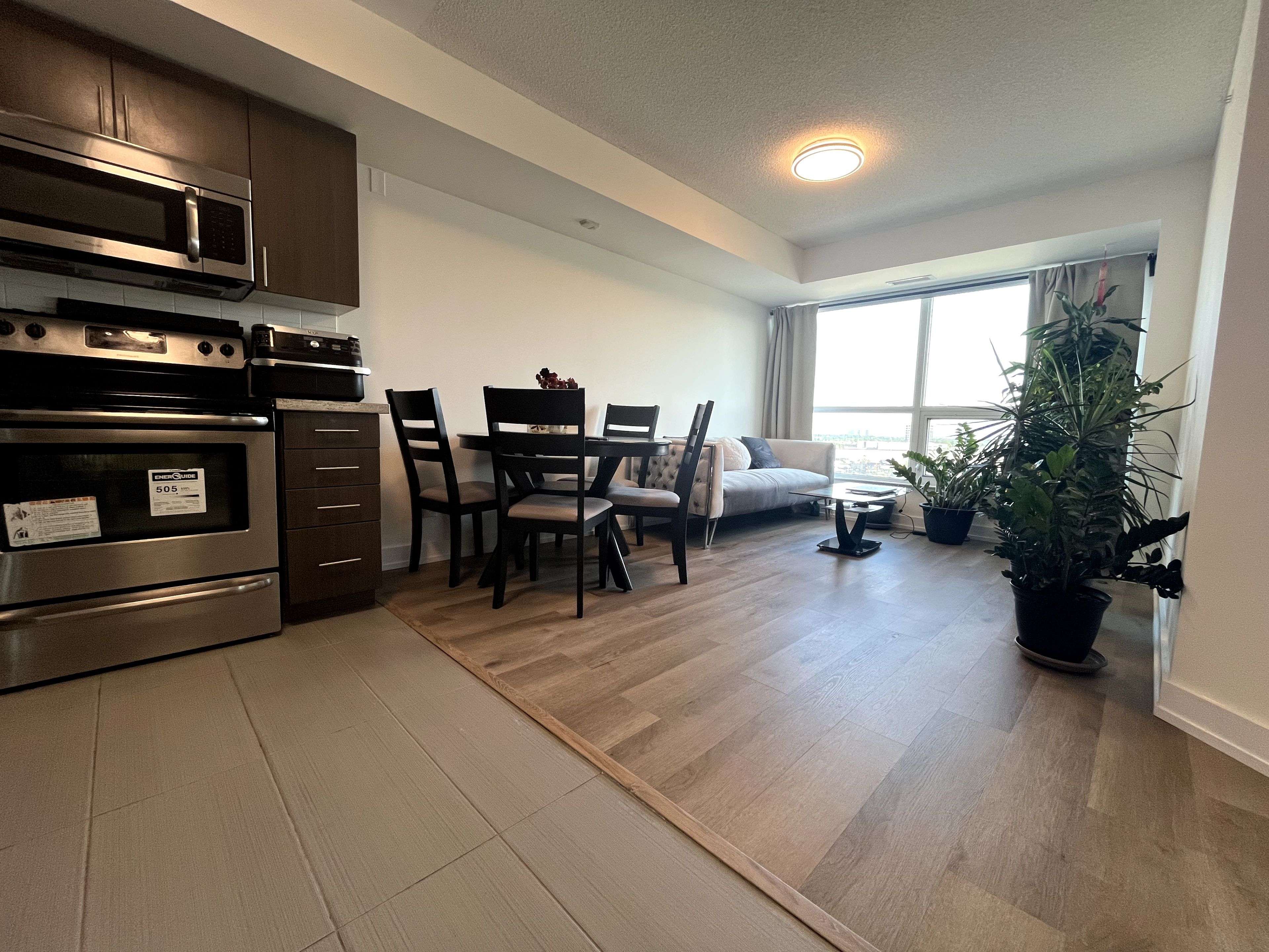 Richmond Hill, ON L4B 0B6,75 Norman Bethune AVE #714