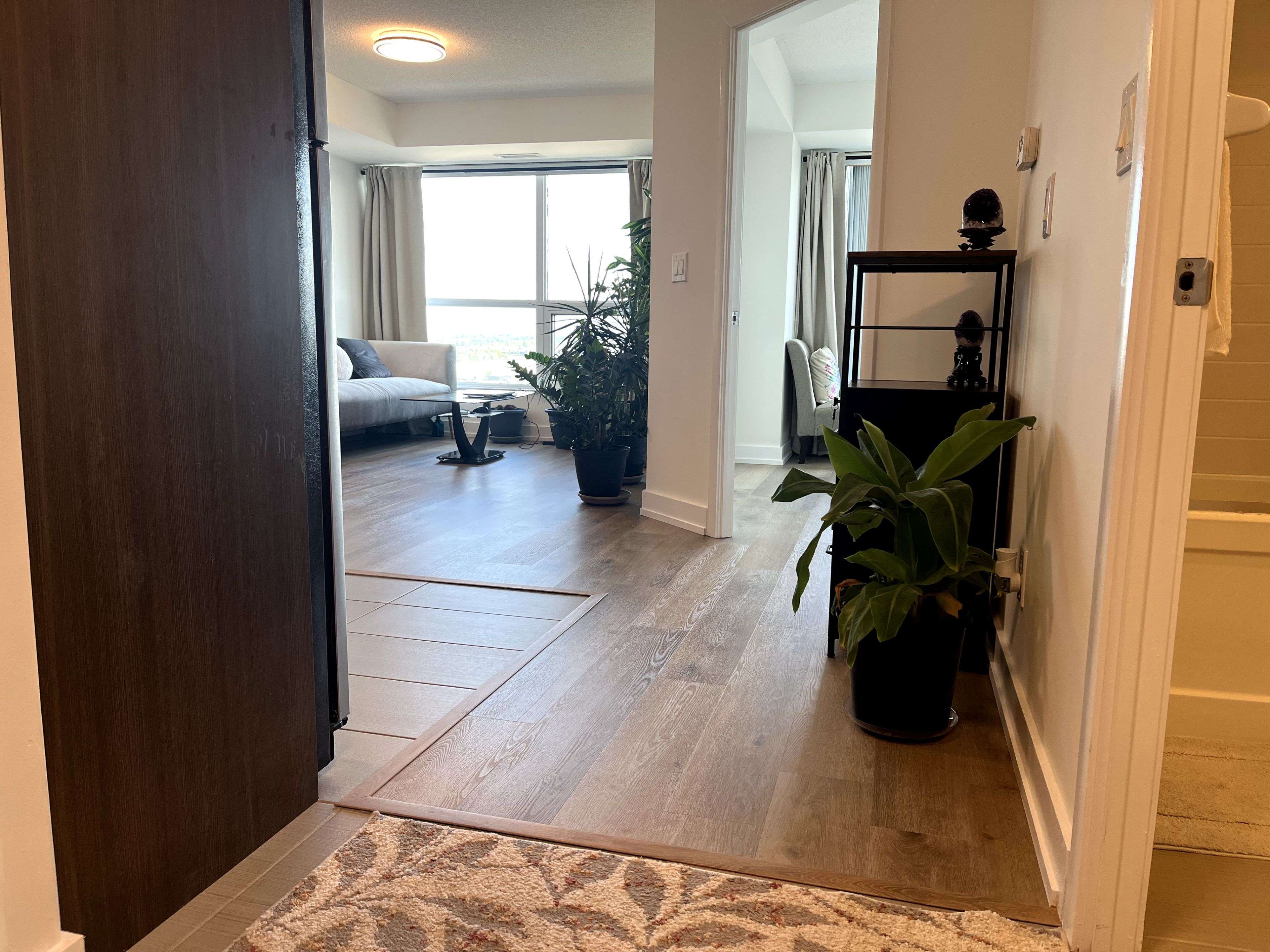 Richmond Hill, ON L4B 0B6,75 Norman Bethune AVE #714