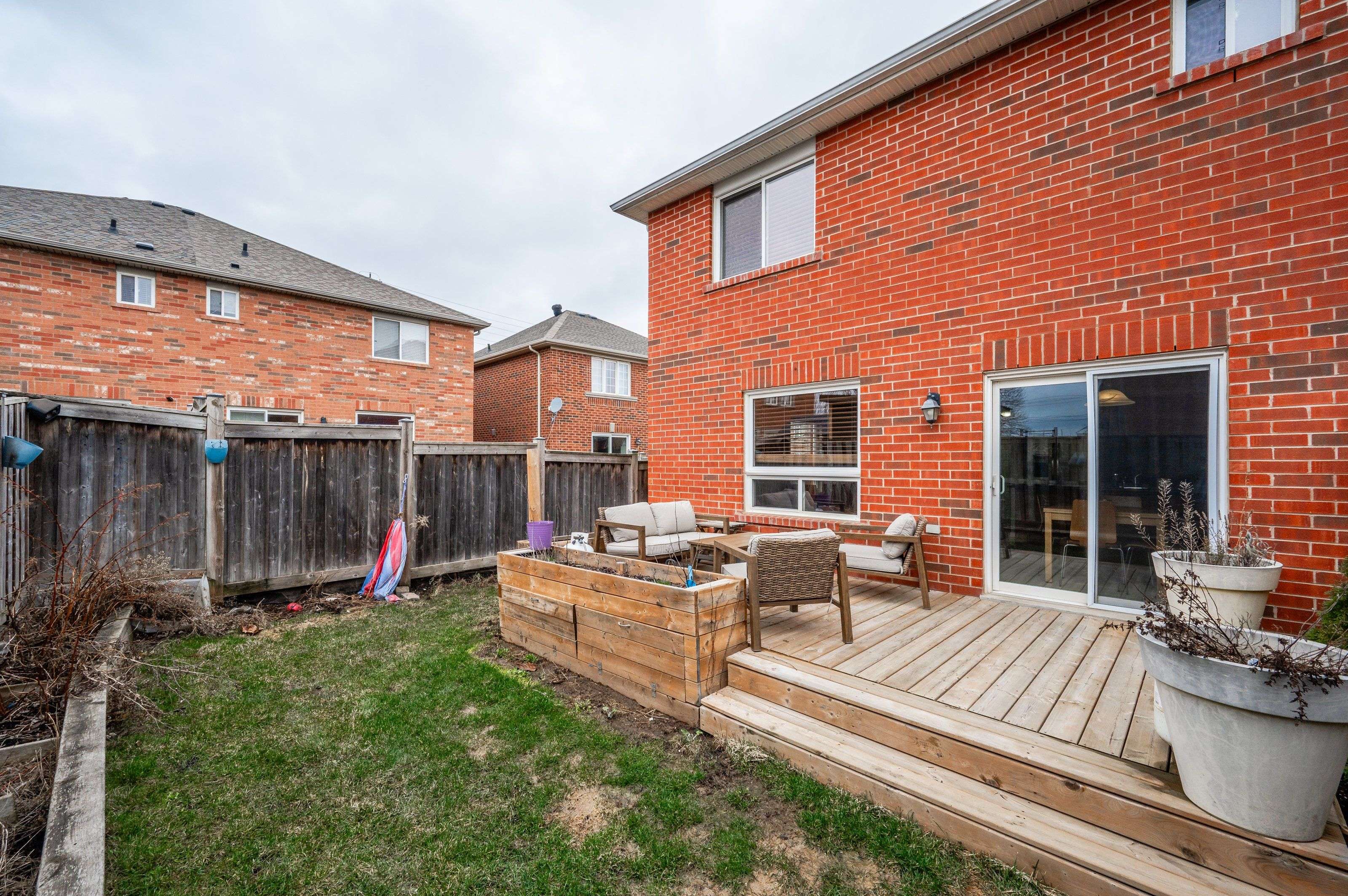 Brampton, ON L7A 0K7,22 Albery RD