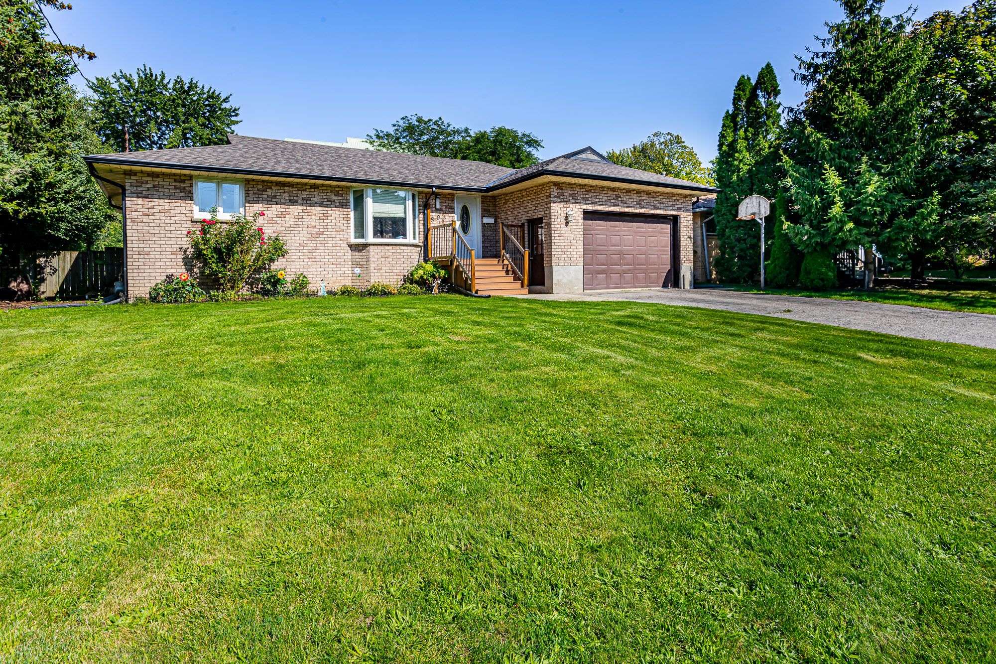 London South, ON N6J 2W2,594 Gordon AVE