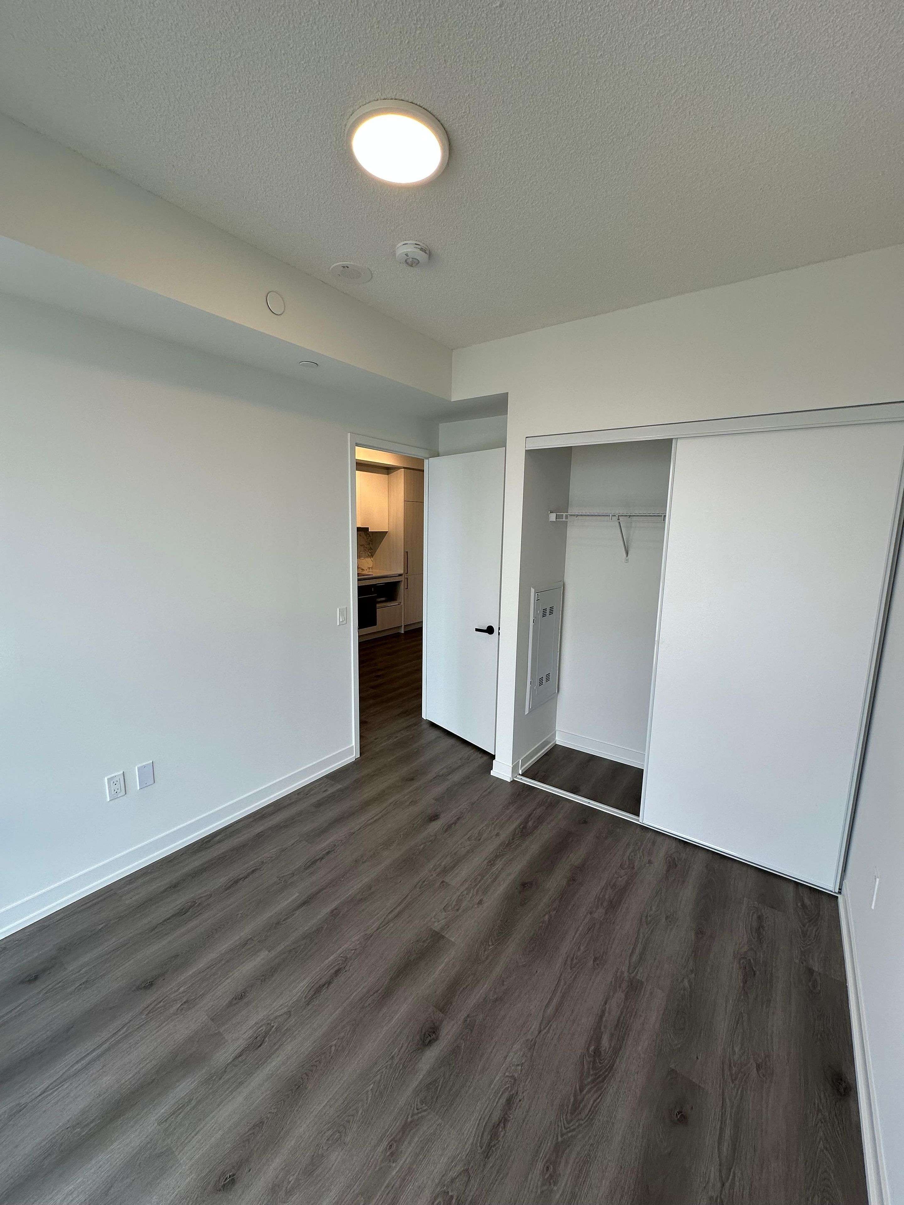 Vaughan, ON L4K 0R1,225 commerce ST N #4810