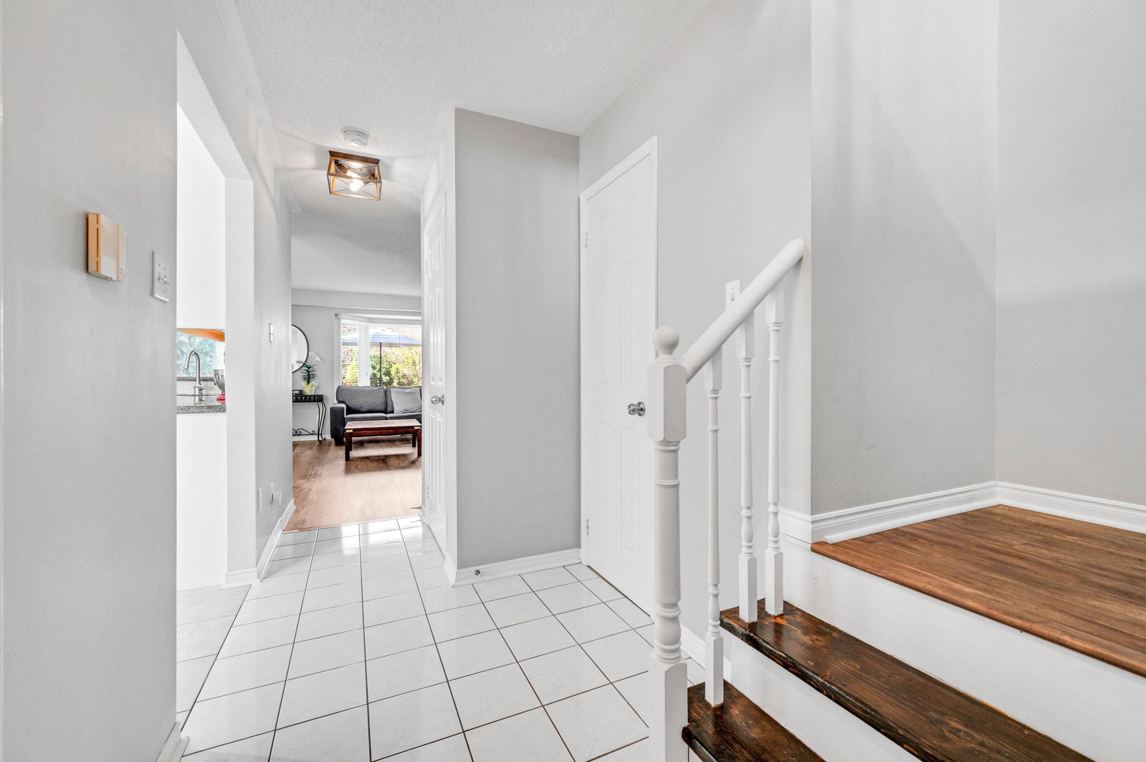 Mississauga, ON L5M 5K7,6127 Leeside CRES