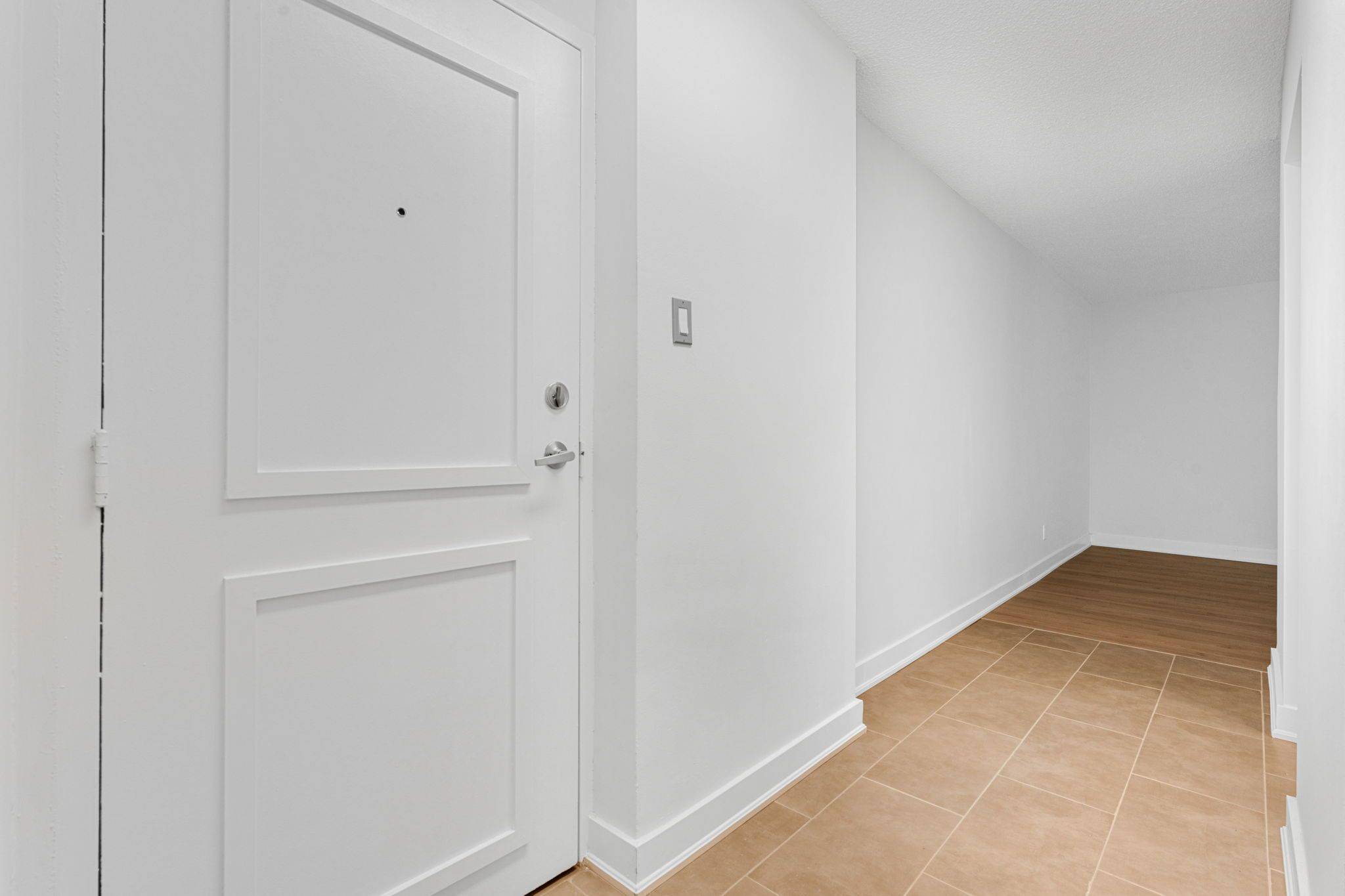 Niagara Falls, ON L2J 3G5,6400 Huggins ST #305