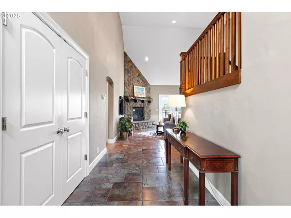 Springfield, OR 97478,380 Mountaingate DR