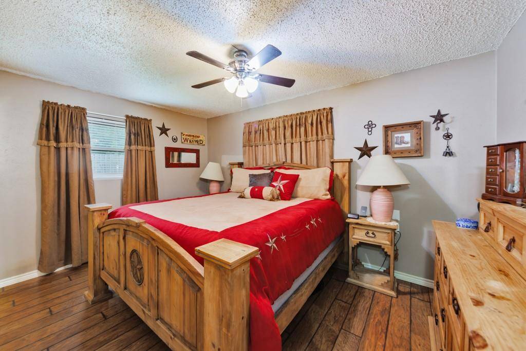 Bowie, TX 76230,251 Alicia Street