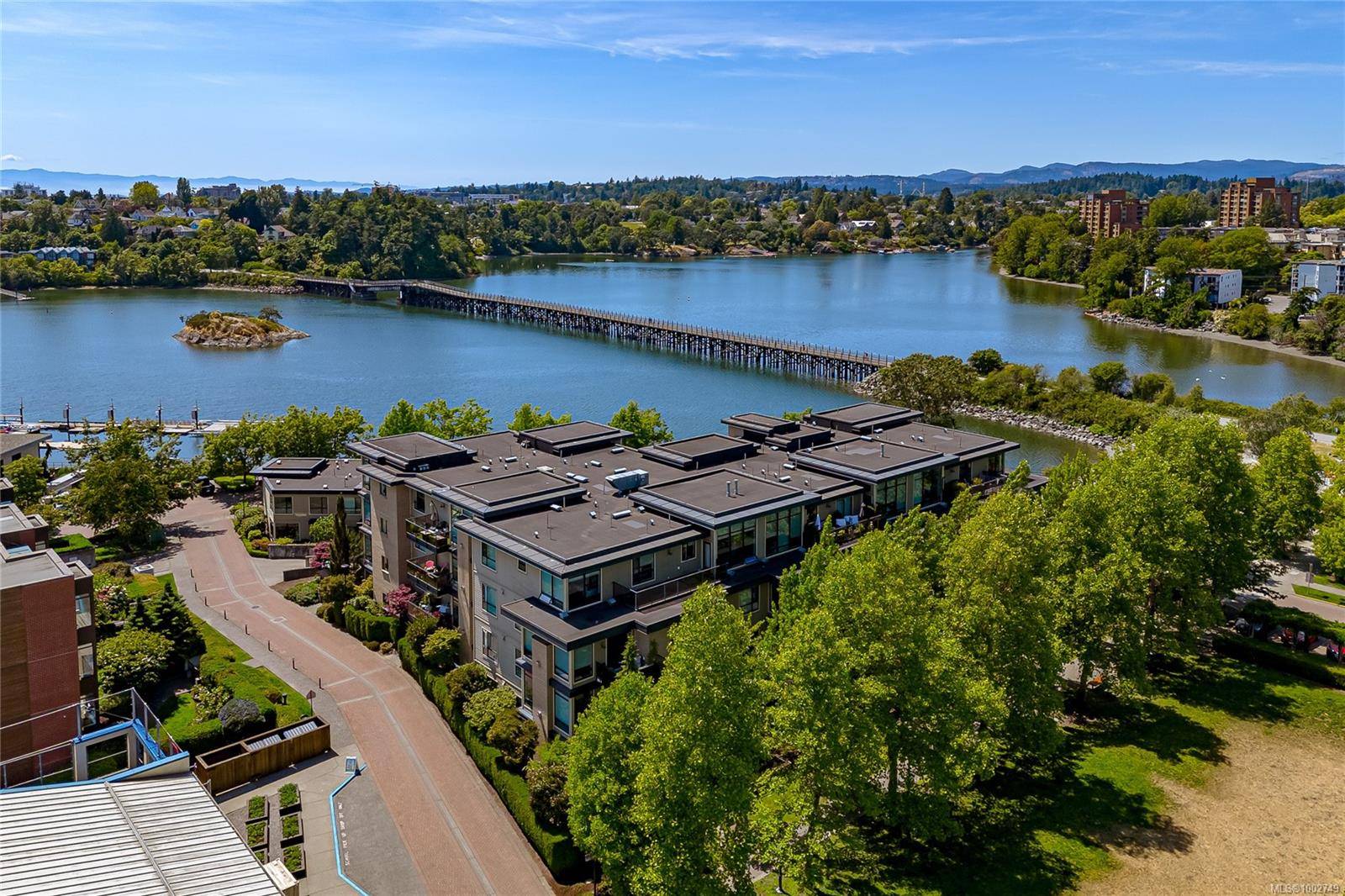 330 Waterfront Cres #109, Victoria, BC V8T 5K3