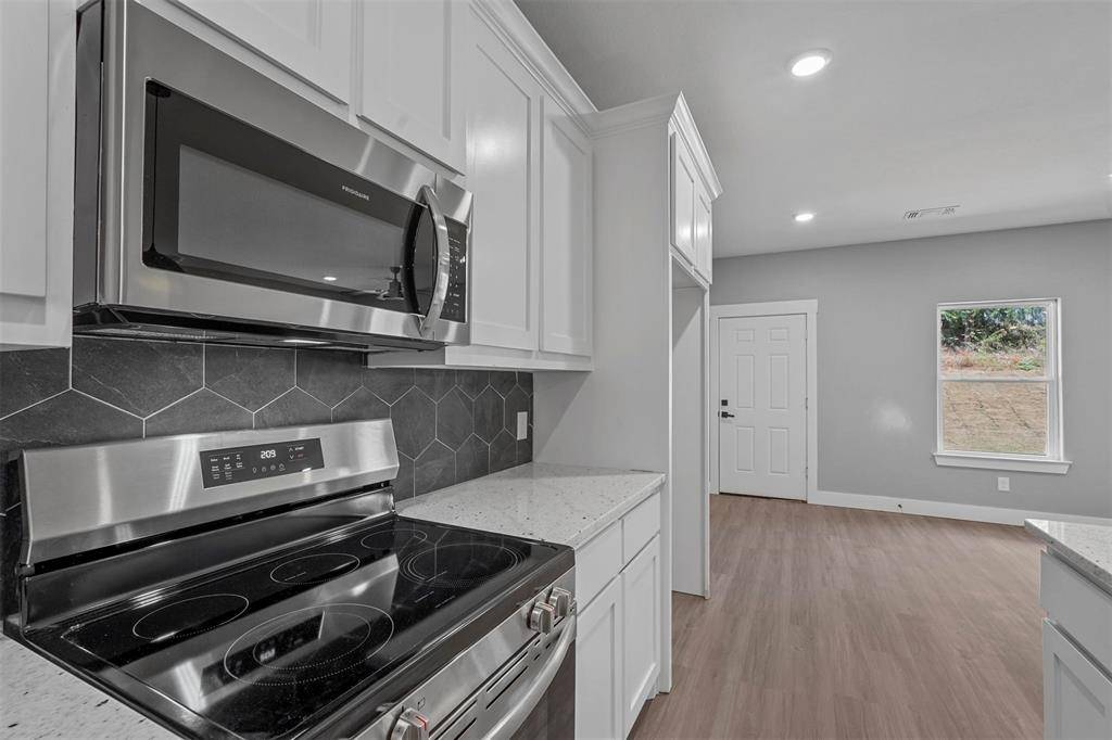 Denison, TX 75020,1331 W Crawford