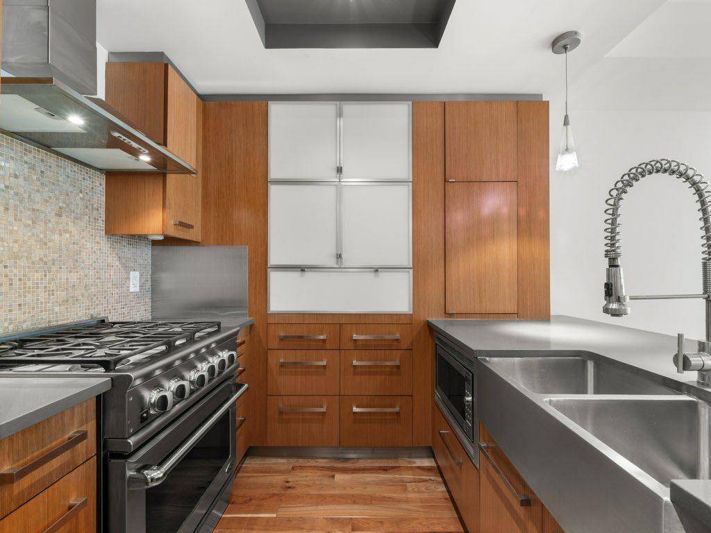 Calgary, AB T2Y 0K5,10 Shawnee HL Southwest #208