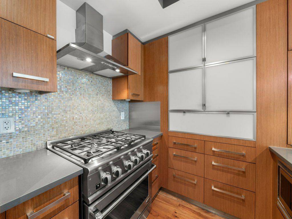 Calgary, AB T2Y 0K5,10 Shawnee HL Southwest #208