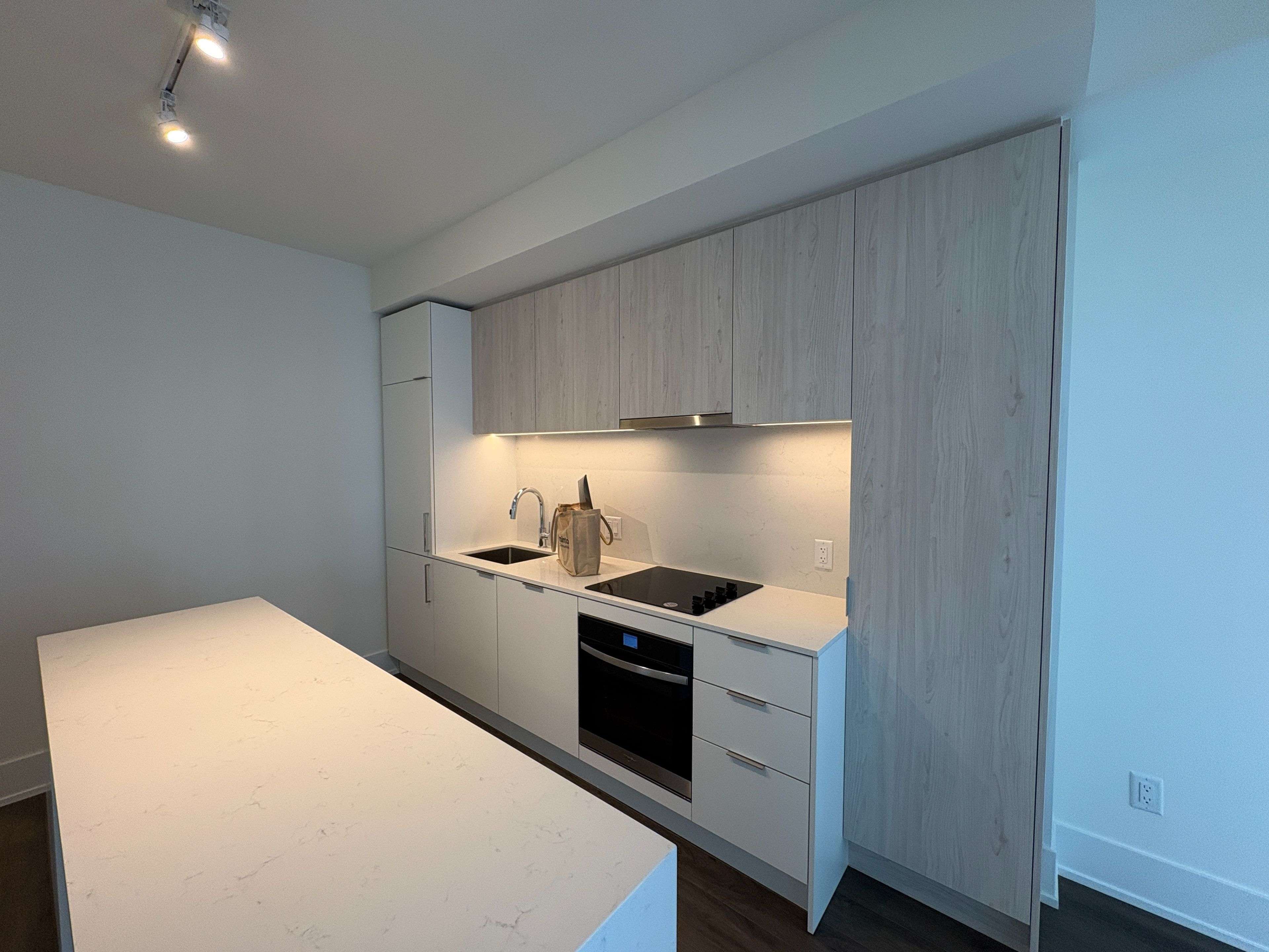 Toronto C08, ON M5C 0B7,89 Church ST #4009