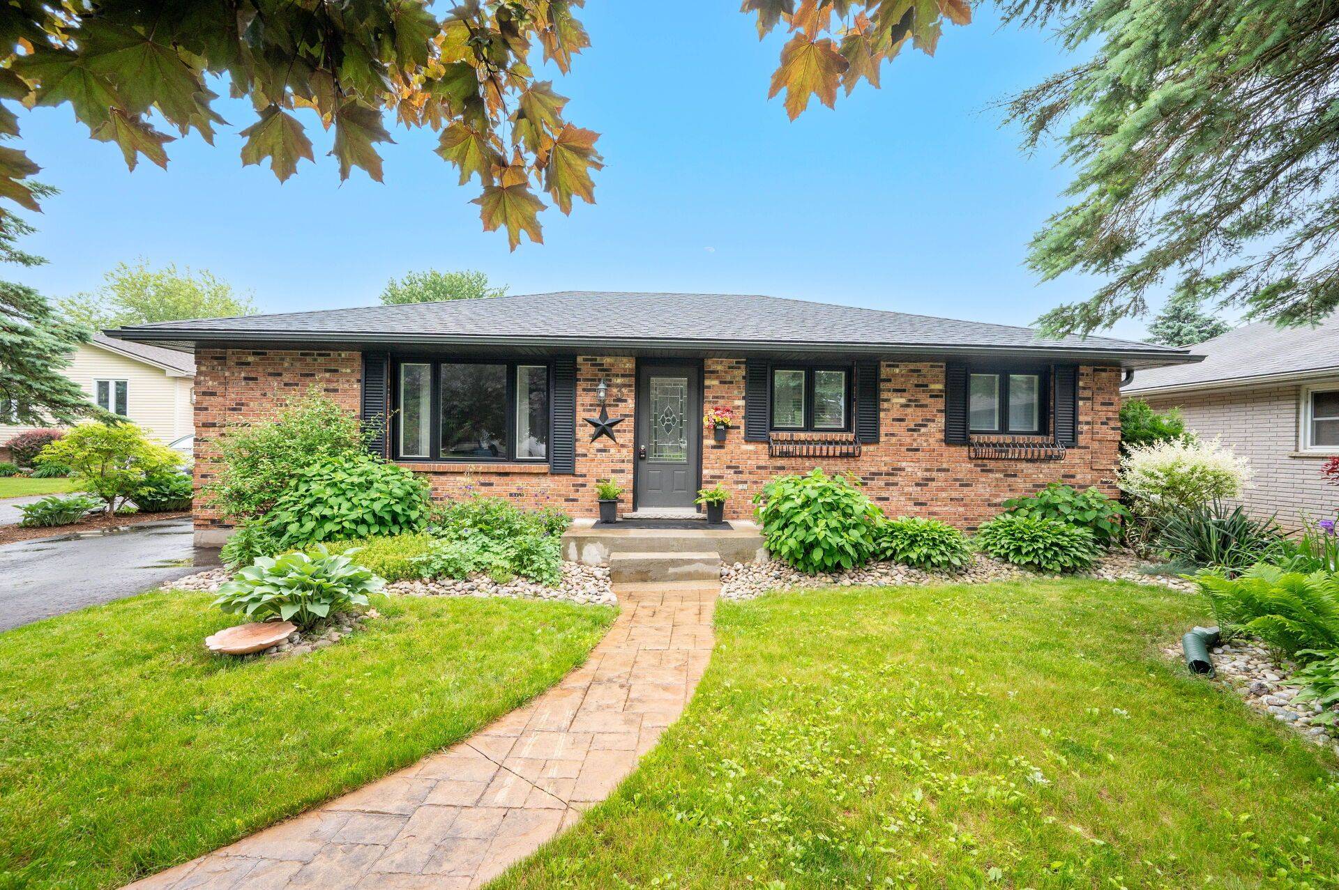Tillsonburg, ON N4G 5H8,3 Kamps CRES