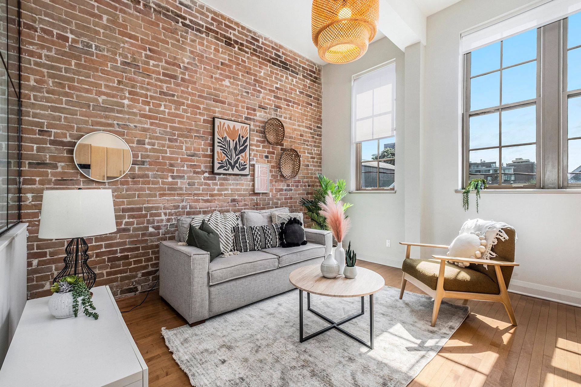 West Centre Town, ON K1Y 1T8,19 Melrose AVE #201