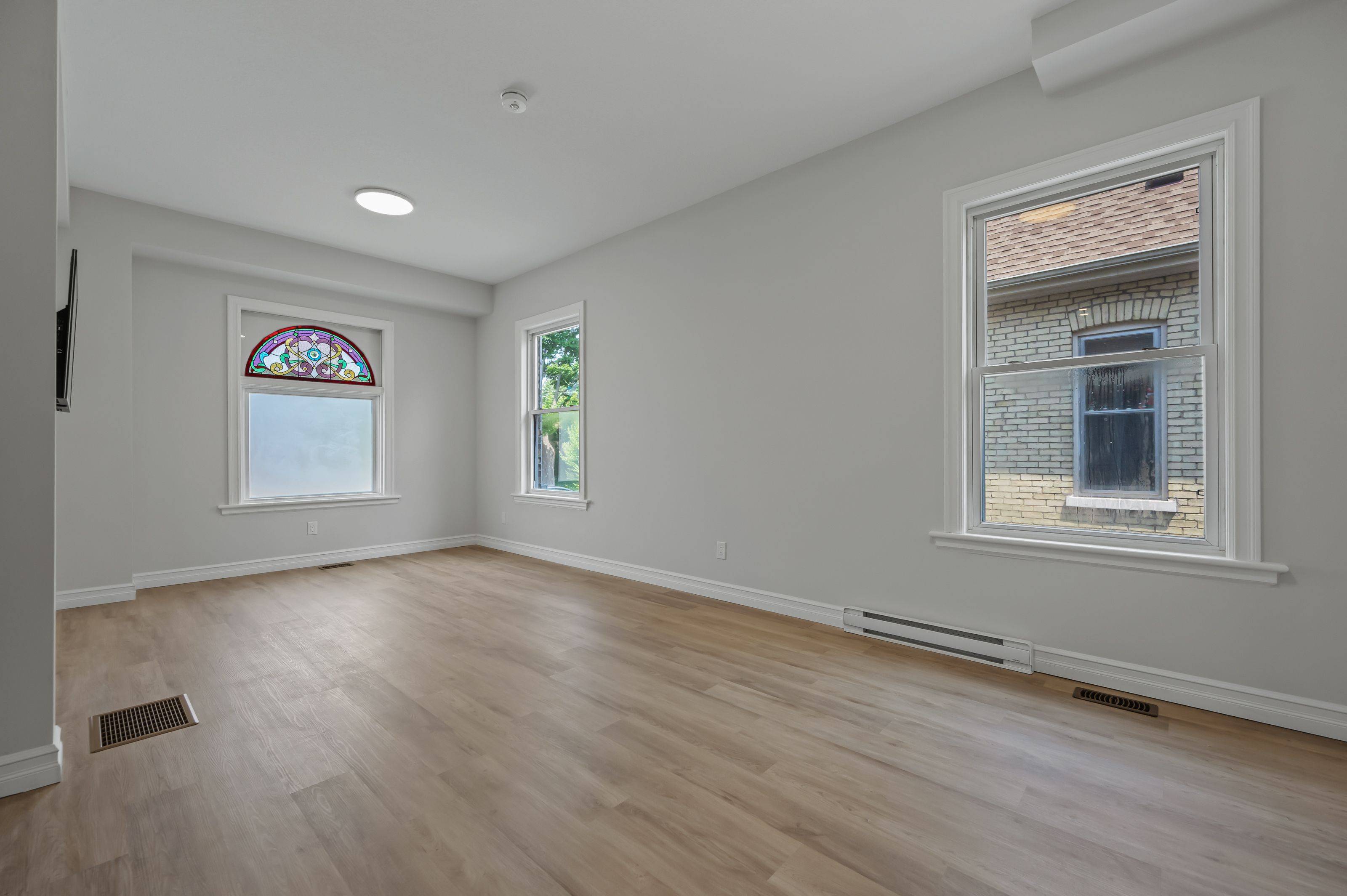 St. Thomas, ON N5R 2A8,41 Chestnut ST