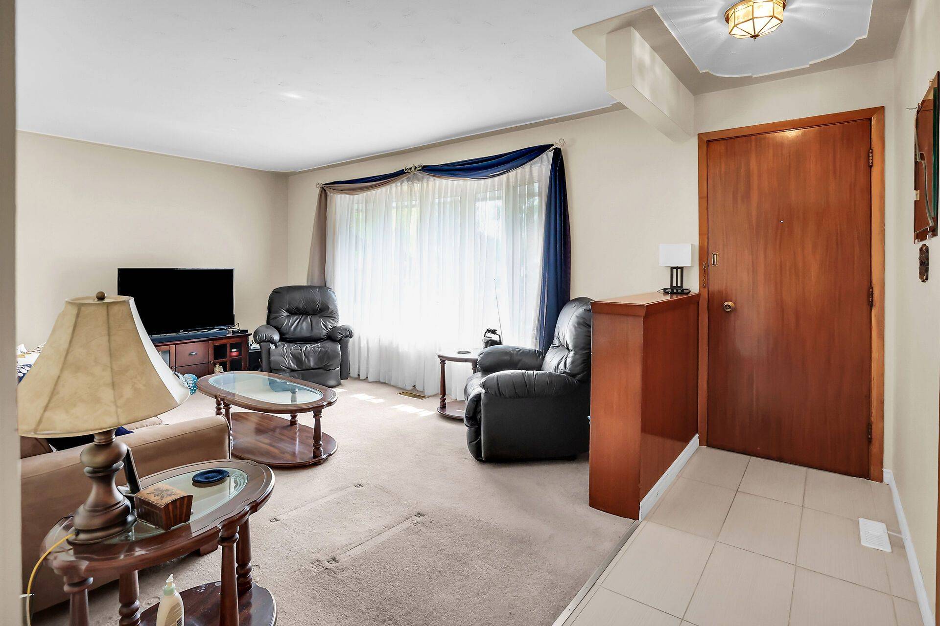 Lincoln, ON L3J 0L2,4088 Barry DR