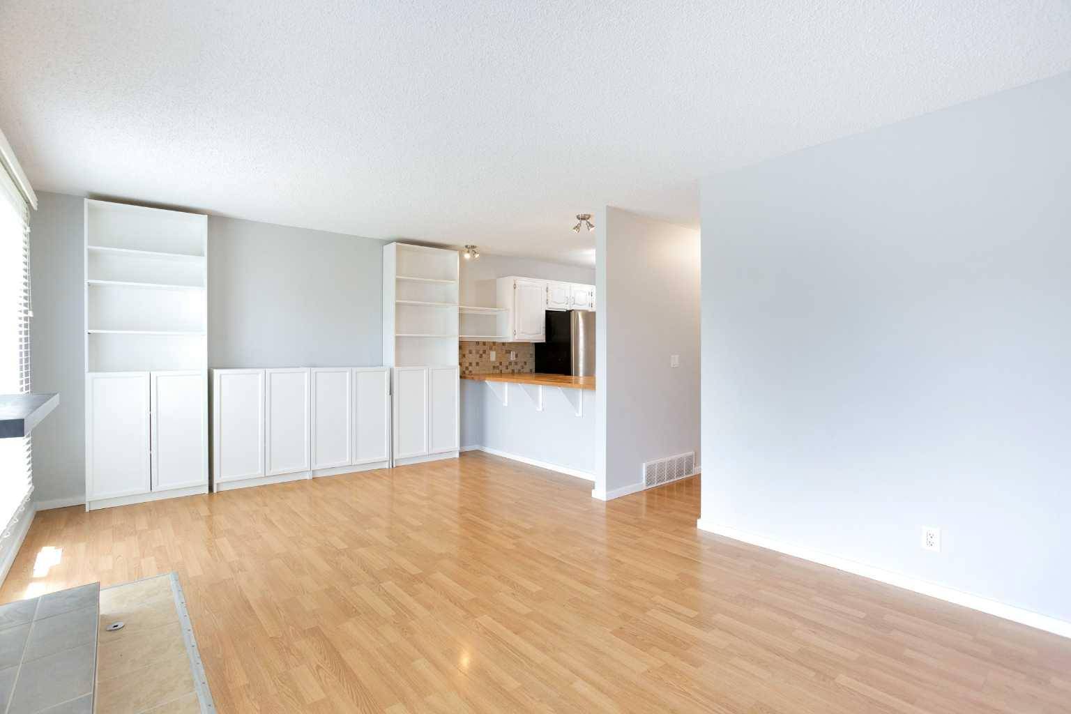 Calgary, AB T1Y4Y4,9 Templeton Bay Northeast