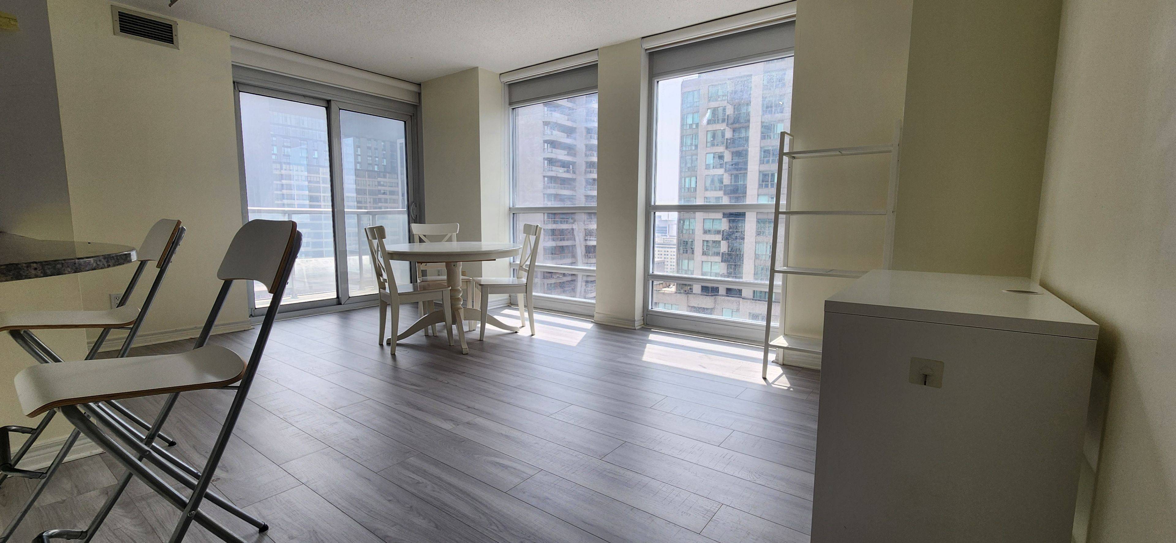 Toronto C01, ON M5G 2R3,763 bay ST #2309
