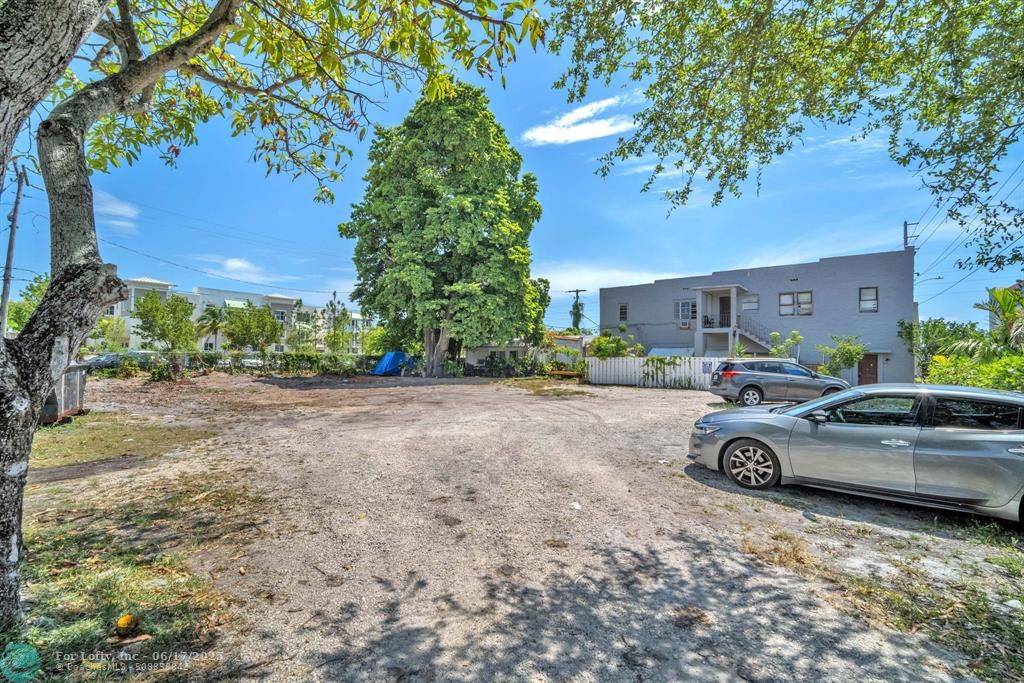 Hollywood, FL 33020,2135 Washington St