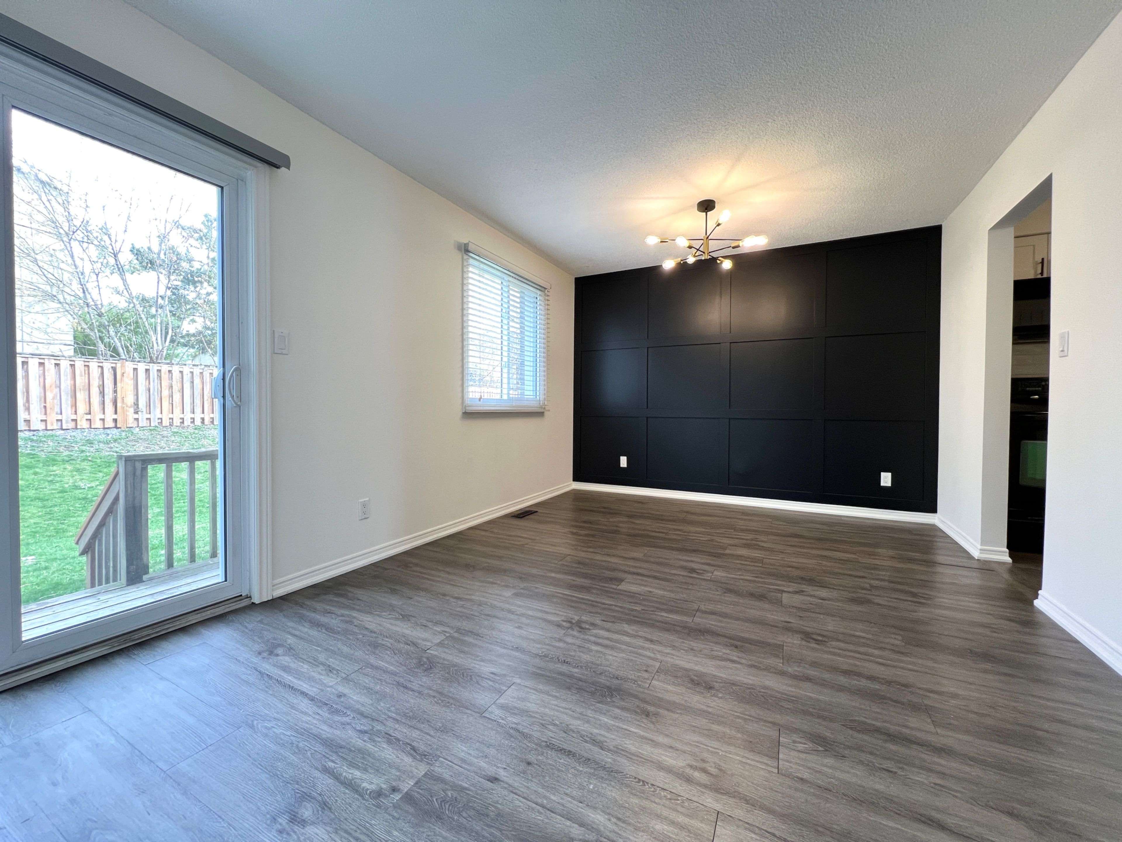 Orillia, ON L3V 7M7,25 South ST #103