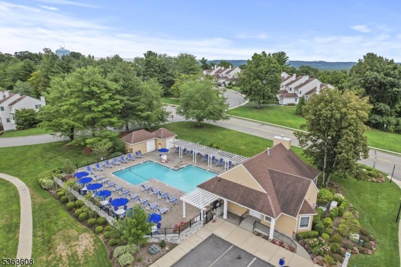 32 Ryan Ln, Lincoln Park Boro, NJ 07035
