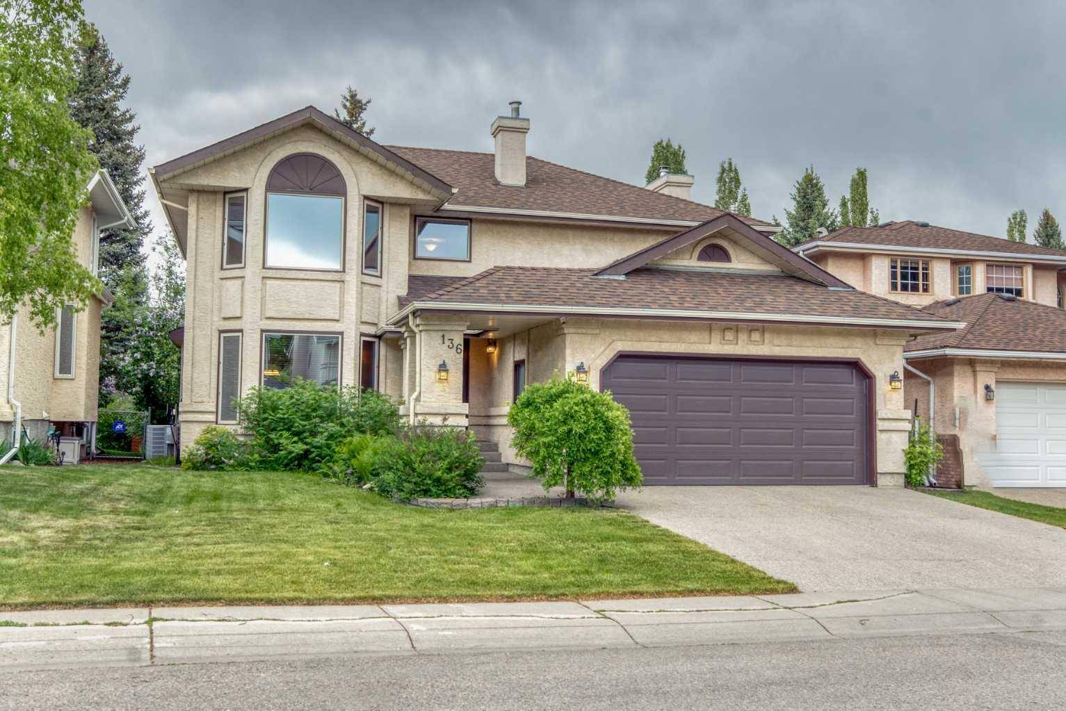 136 Mt Robson CIR SE, Calgary, AB T2Z 2C1