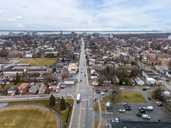 Kingston, ON K7K 4A8,451 Division ST
