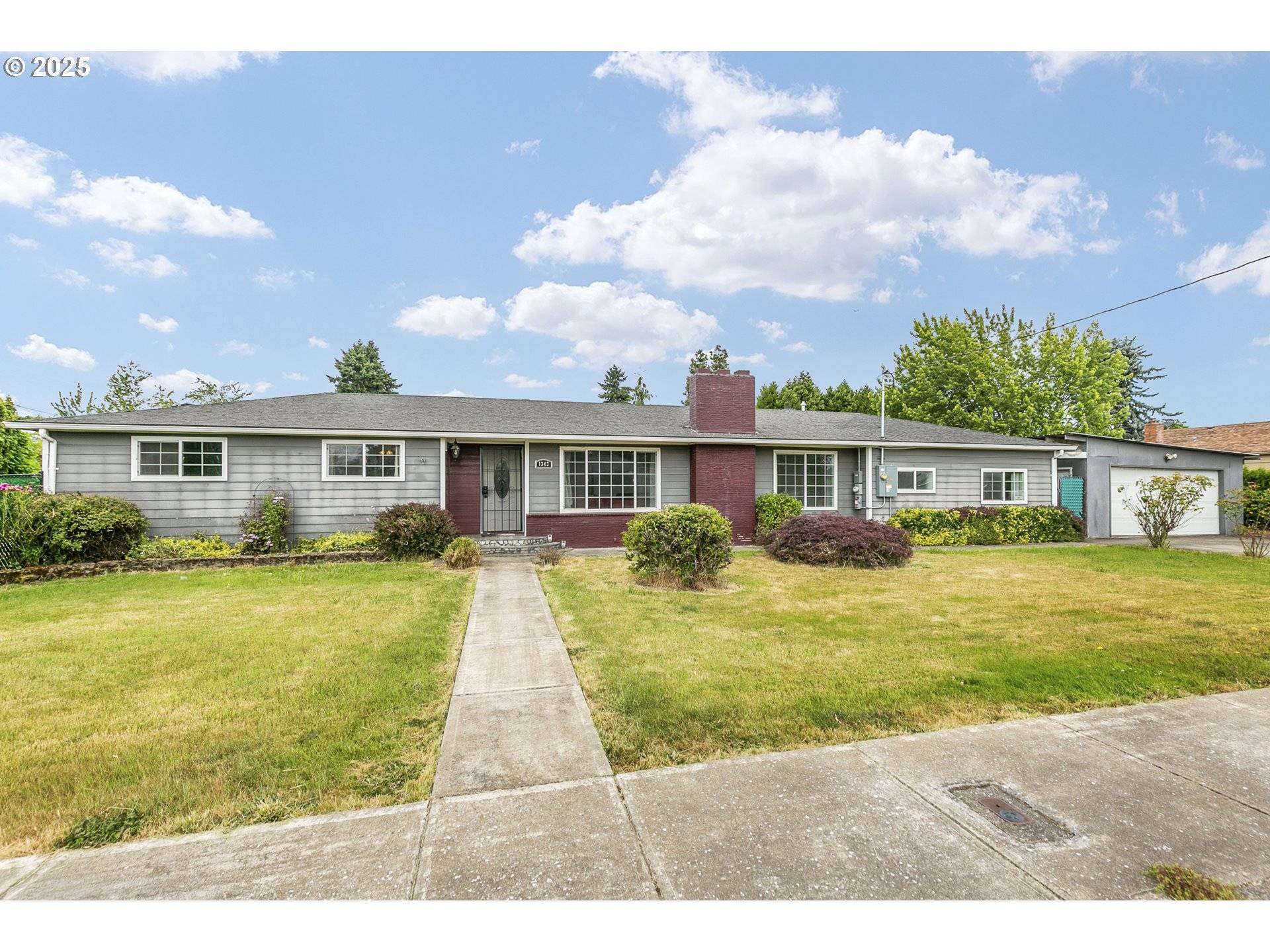 Salem, OR 97301,1343 NE BRENNER ST