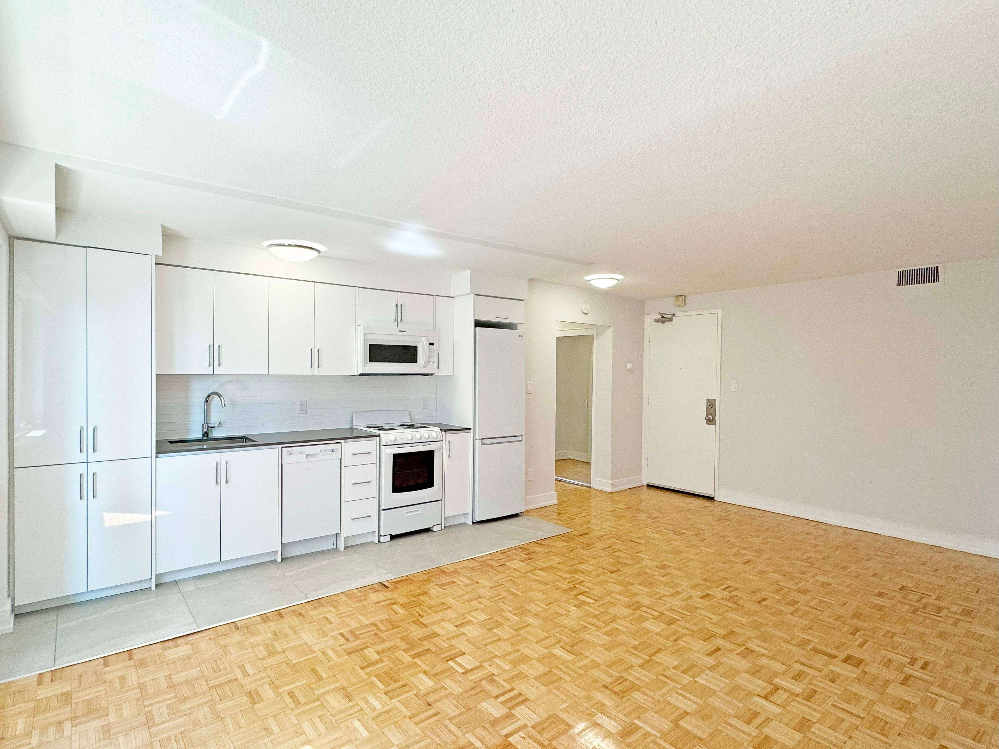 95 Lawton BLVD #506, Toronto C02, ON M4V 1Z8