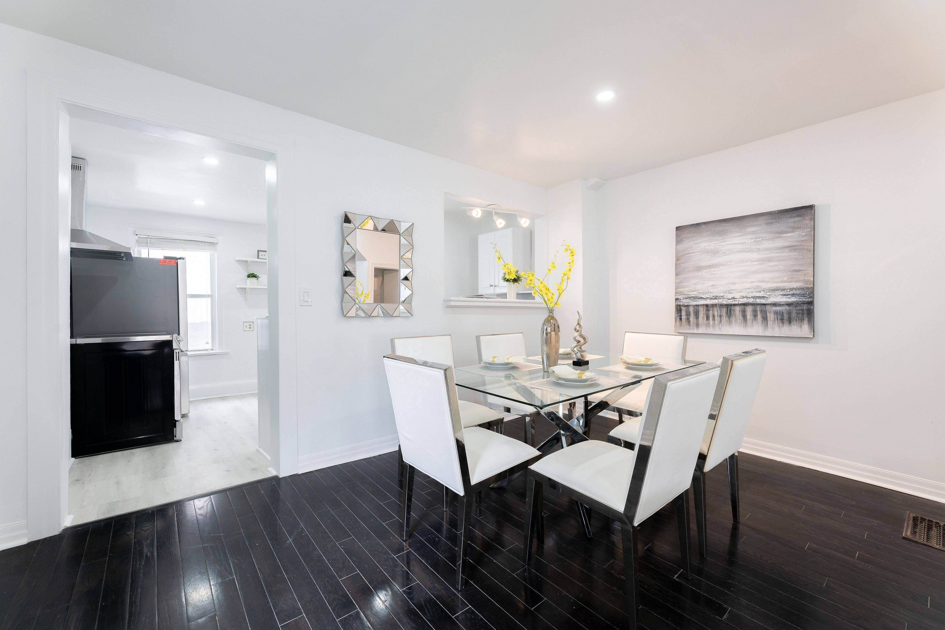 Toronto E02, ON M4E 3K3,106 Willow AVE