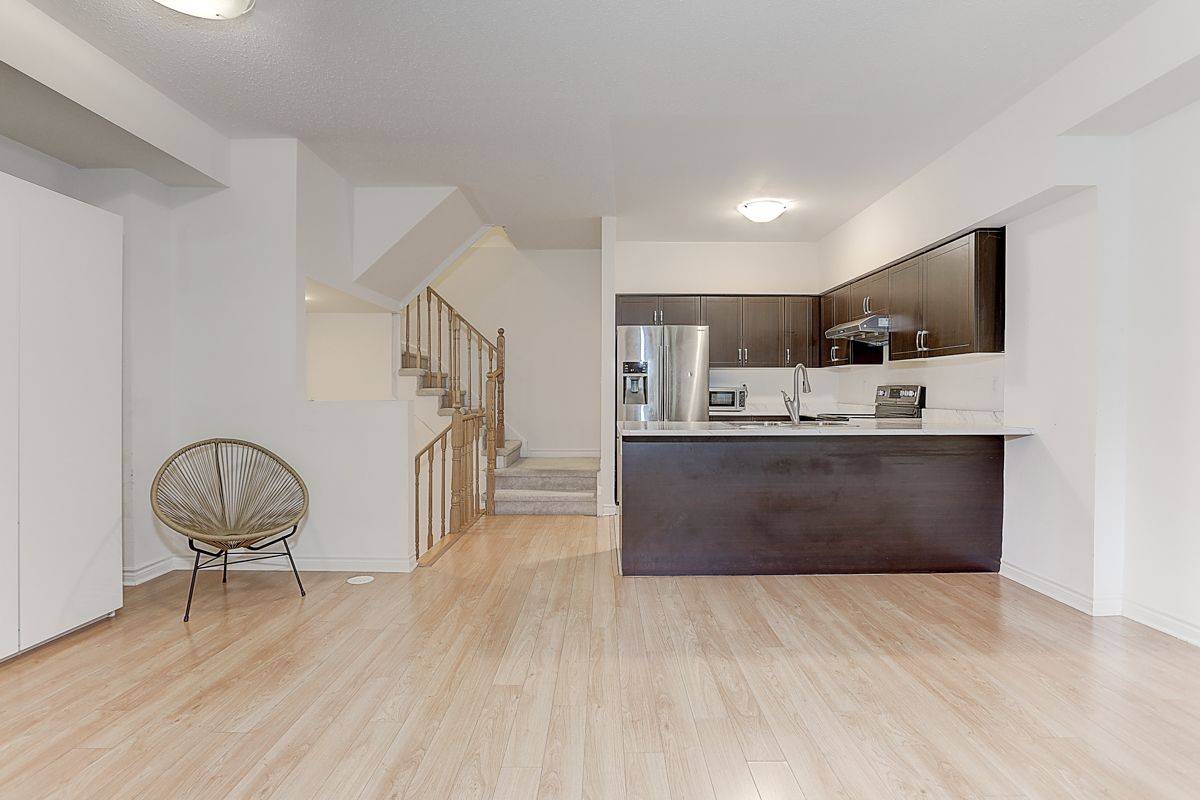 Toronto E05, ON M1W 0A5,8 Eaton Park LN #18