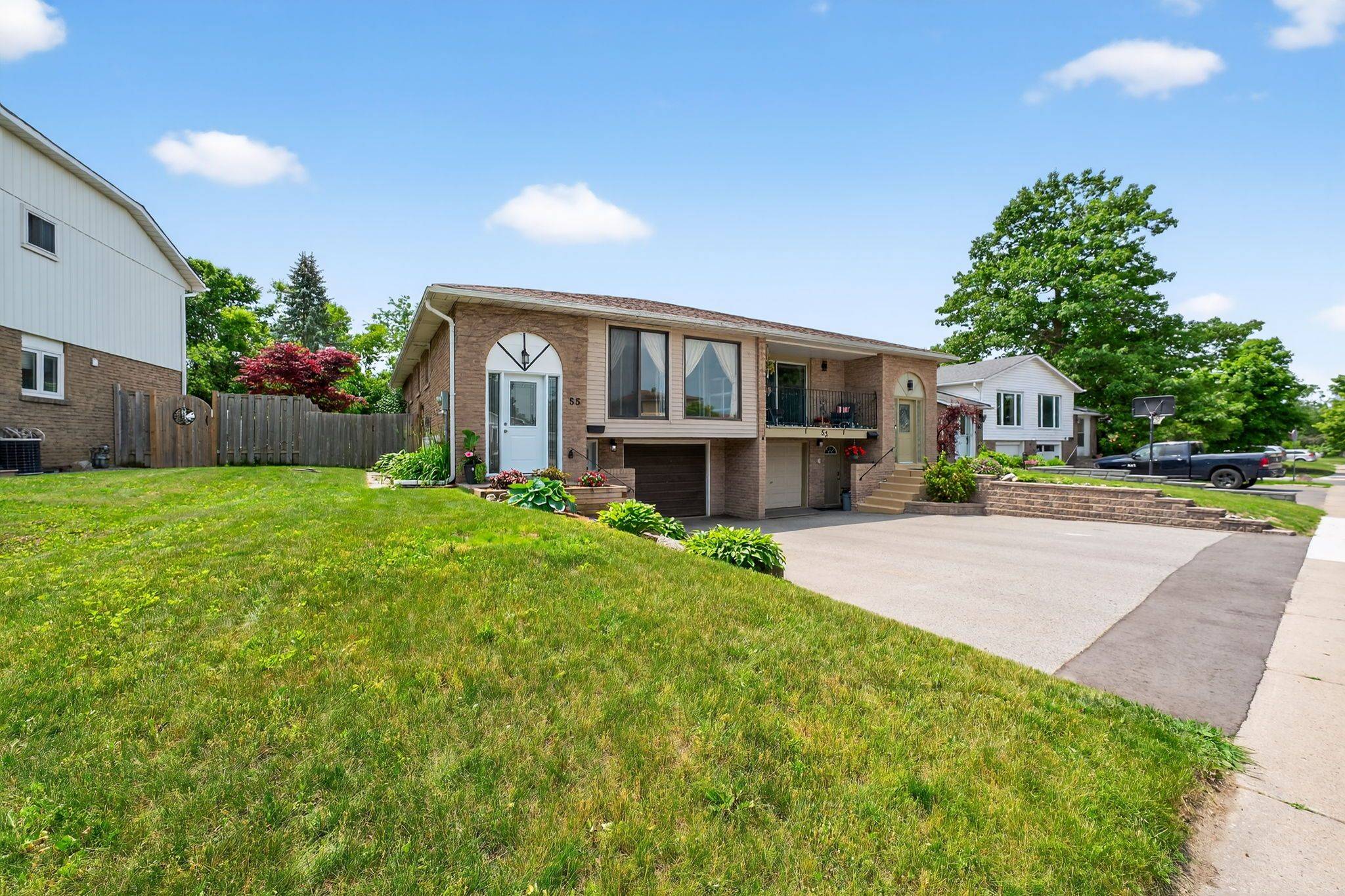 Barrie, ON L4N 2X6,55 Highcroft RD