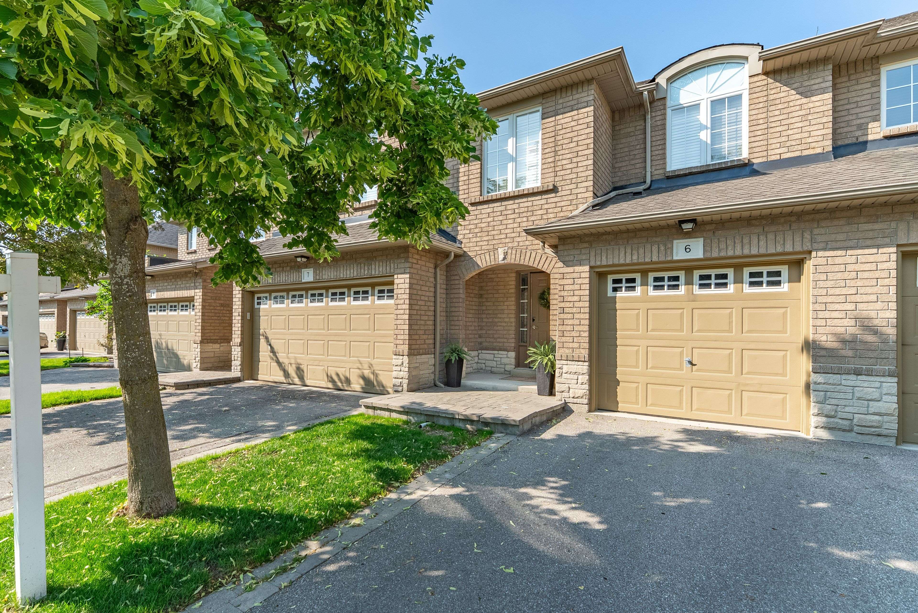 Milton, ON L9T 6E3,130 Robert ST #6