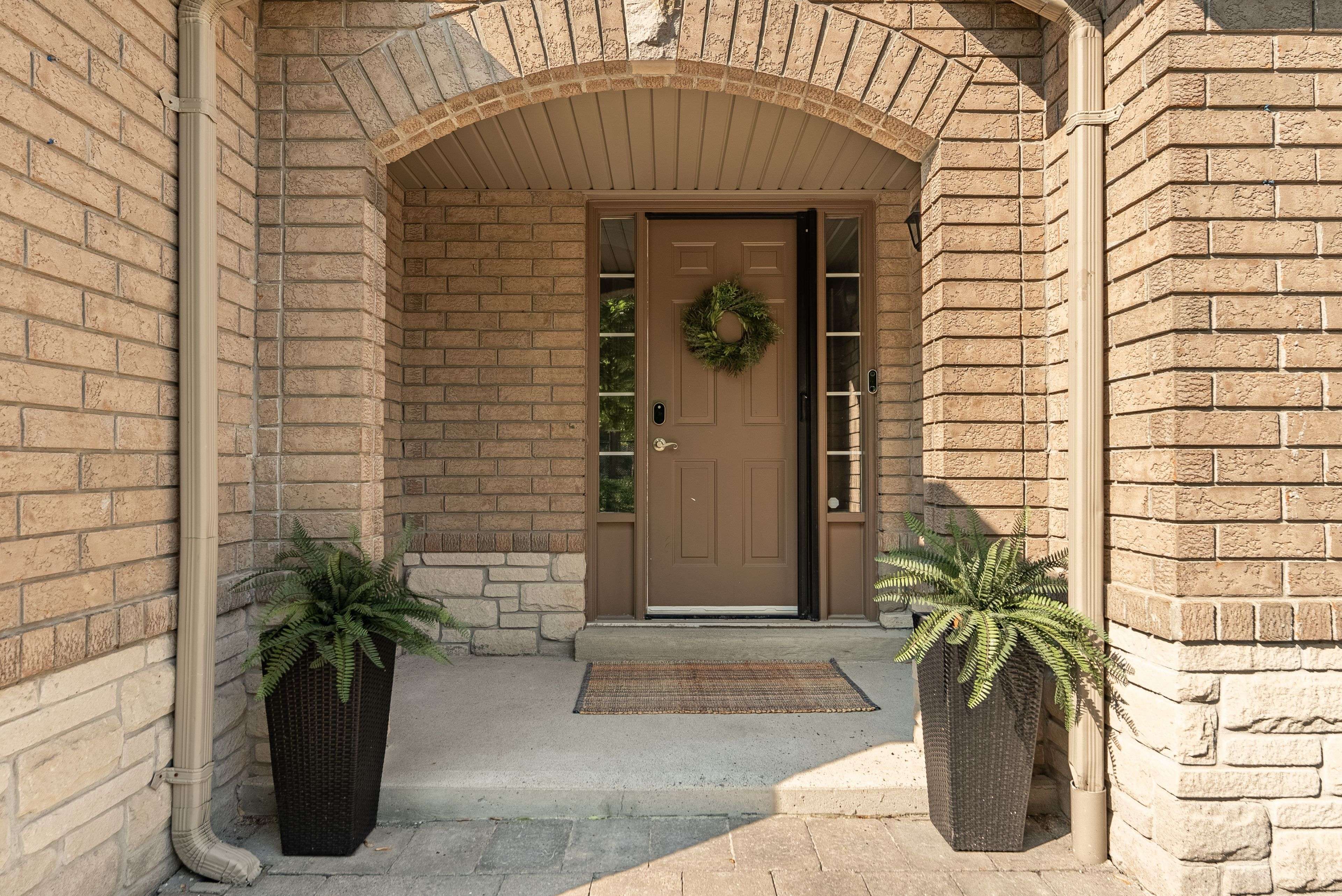 Milton, ON L9T 6E3,130 Robert ST #6