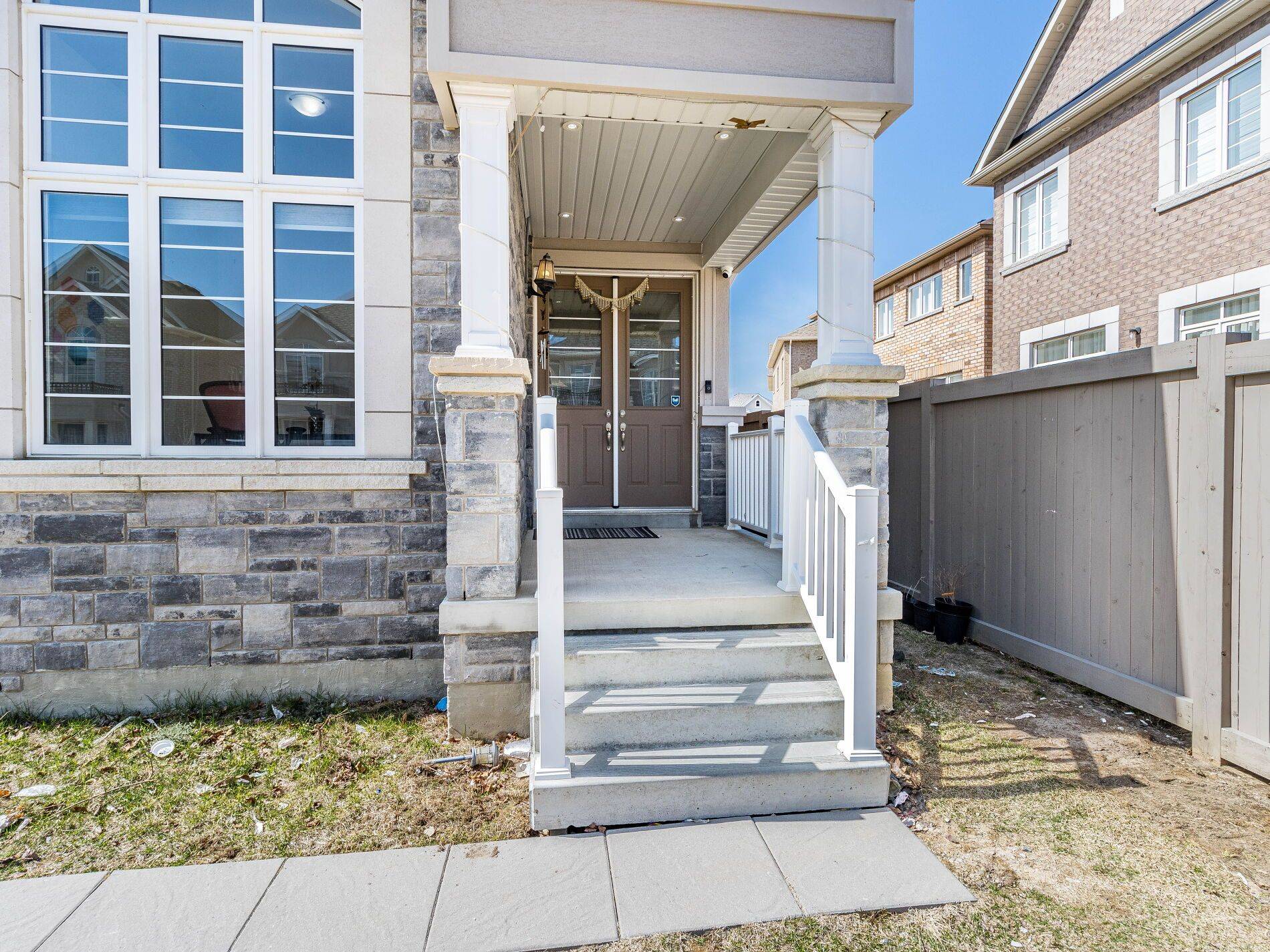 Brampton, ON L7A 4Z4,11 Elverton CRES
