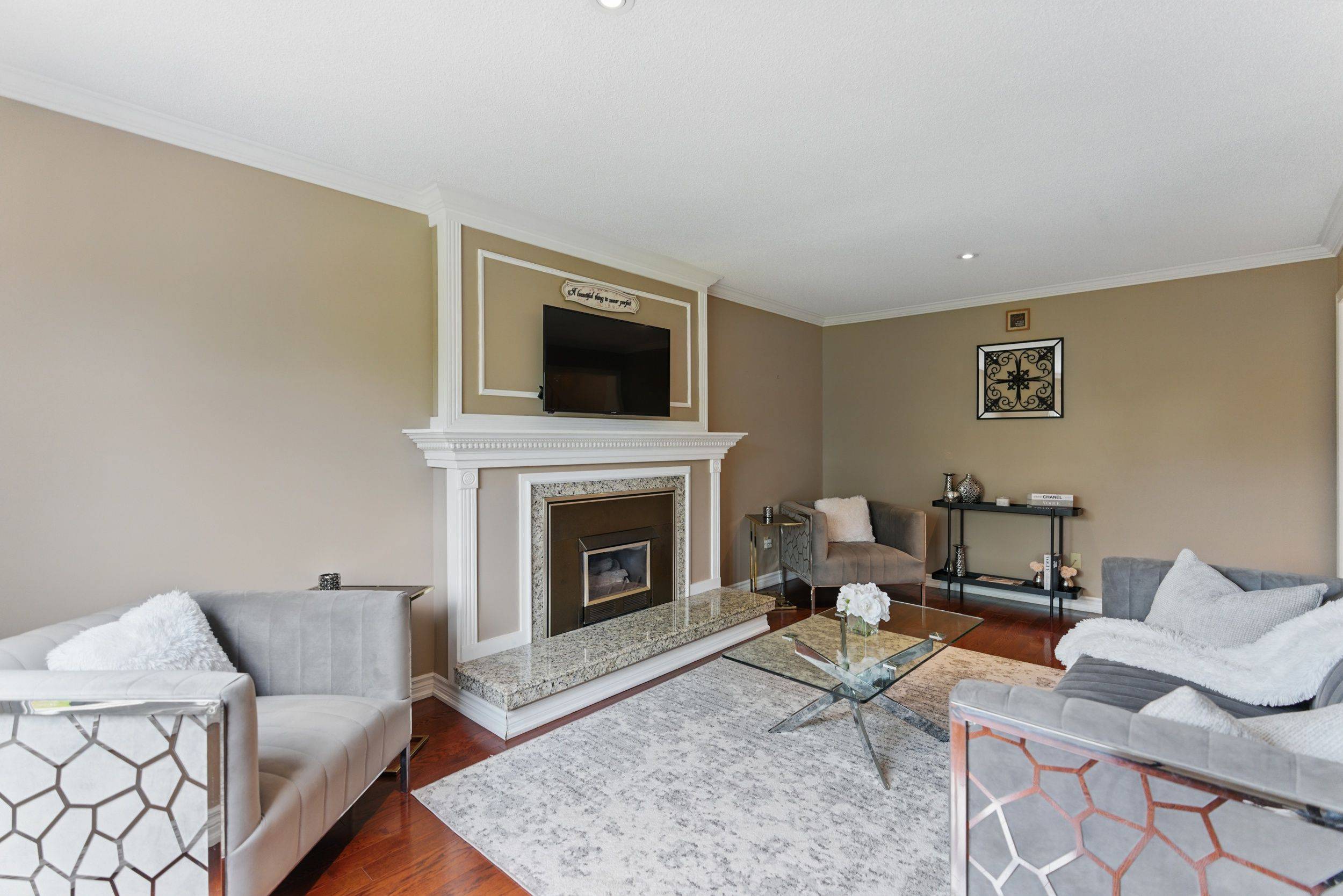 Oakville, ON L6M 1E3,1076 Roxborough DR